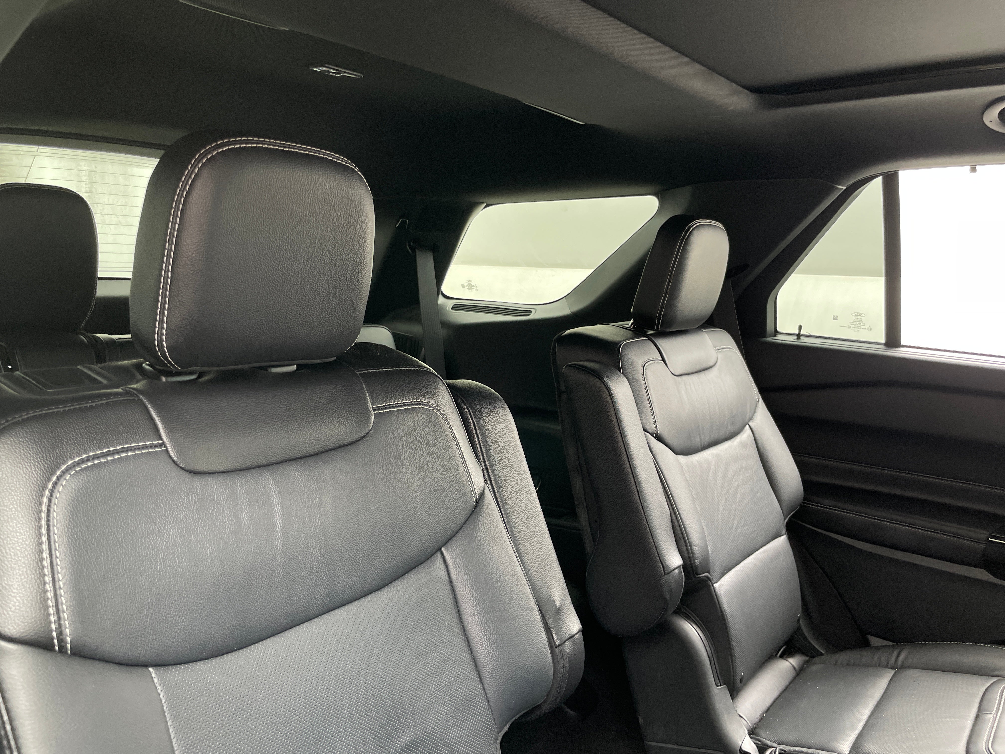 2022 Ford Explorer ST 5