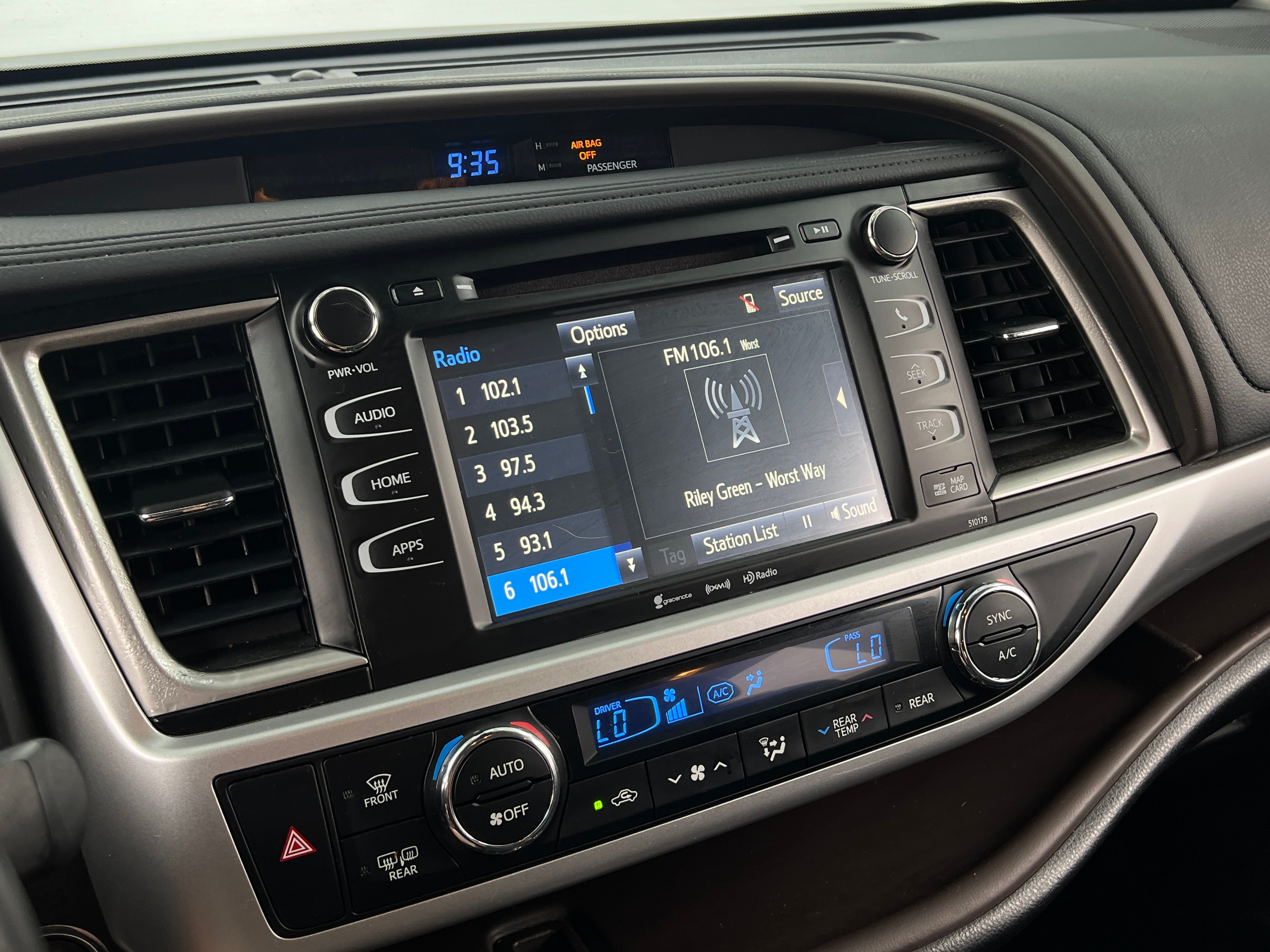 2017 Toyota Highlander XLE 3