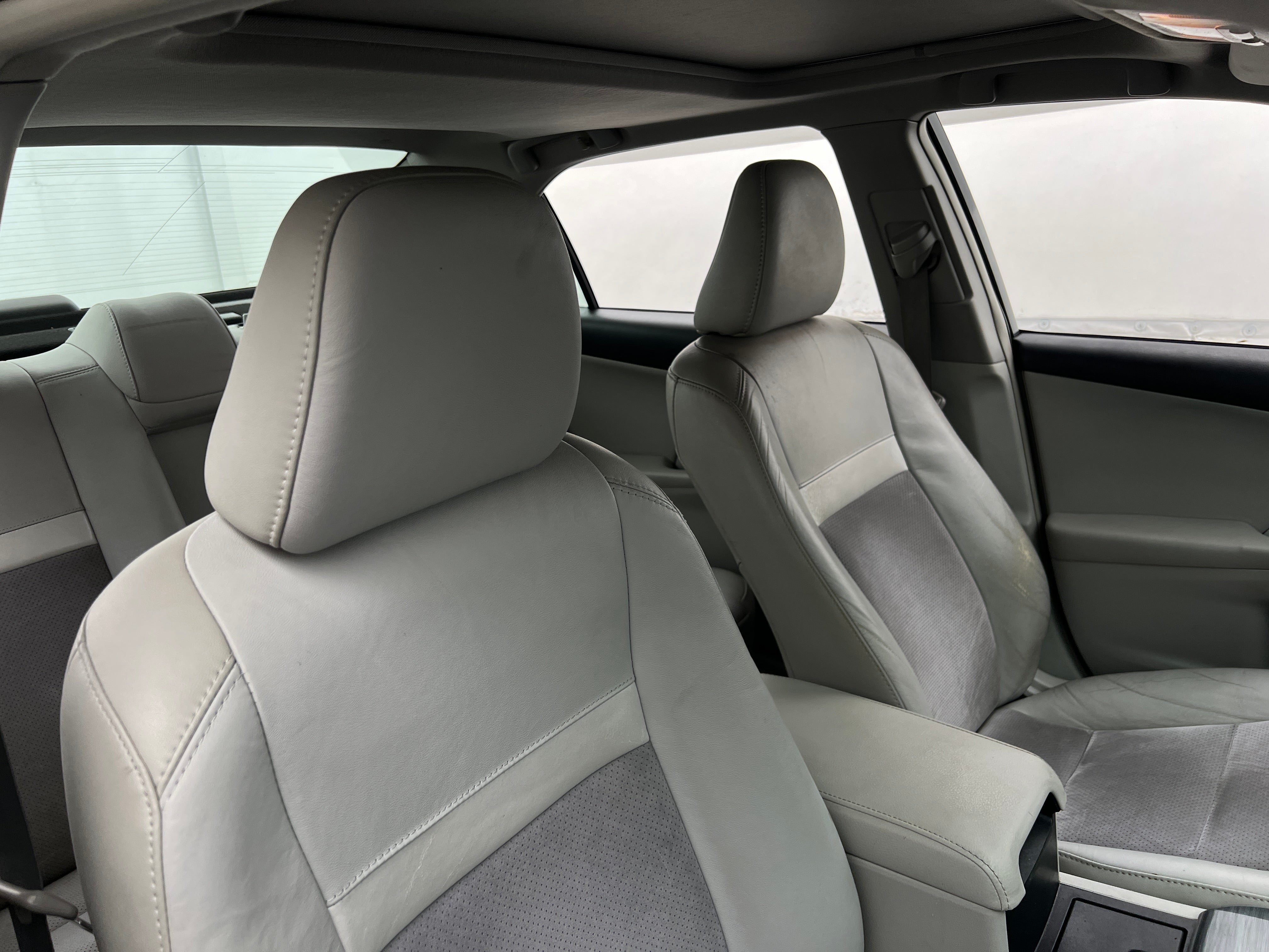 2012 Toyota Camry XLE 2