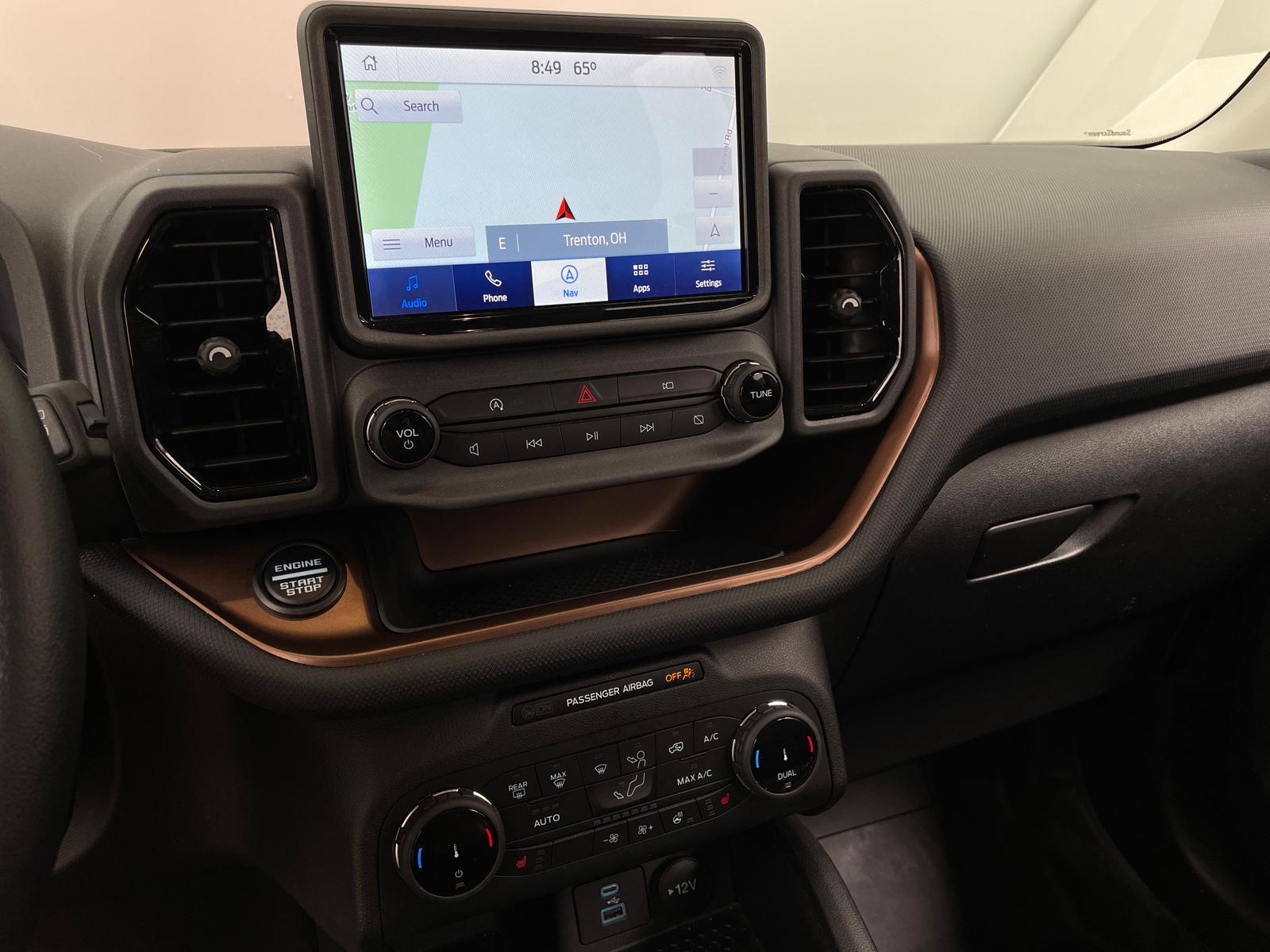 Thumbnail: 2022 Ford Bronco Sport - 4