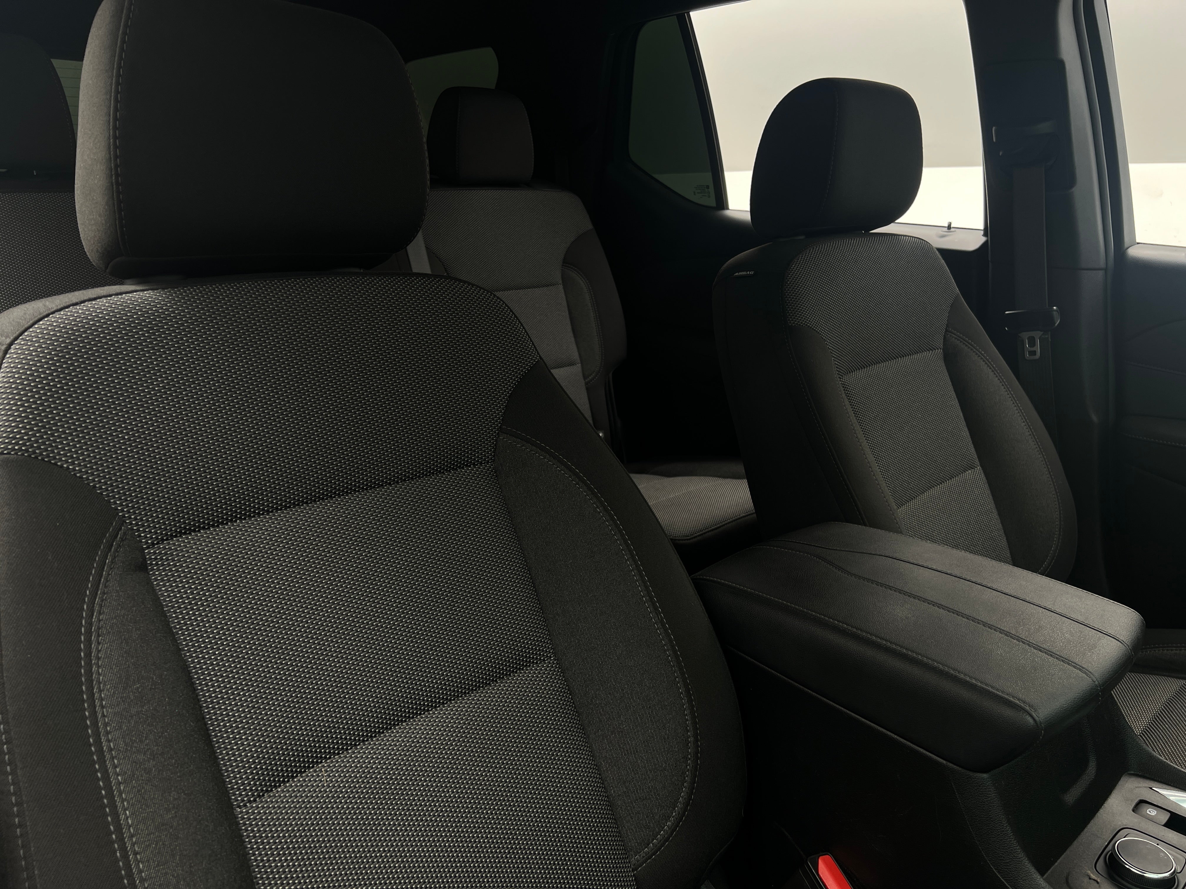 2023 Chevrolet Traverse LT 2