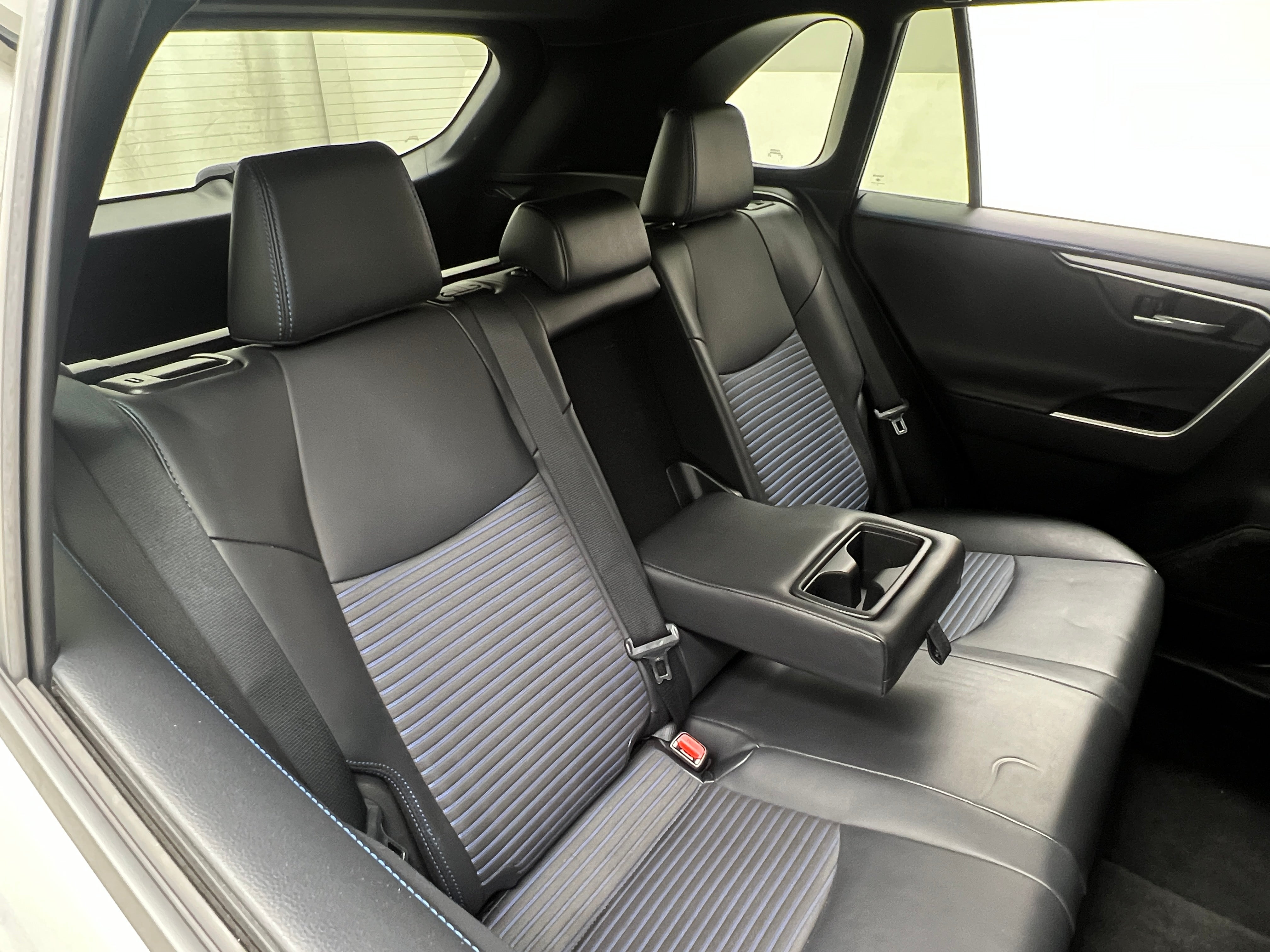 2022 Toyota RAV4 XSE 5