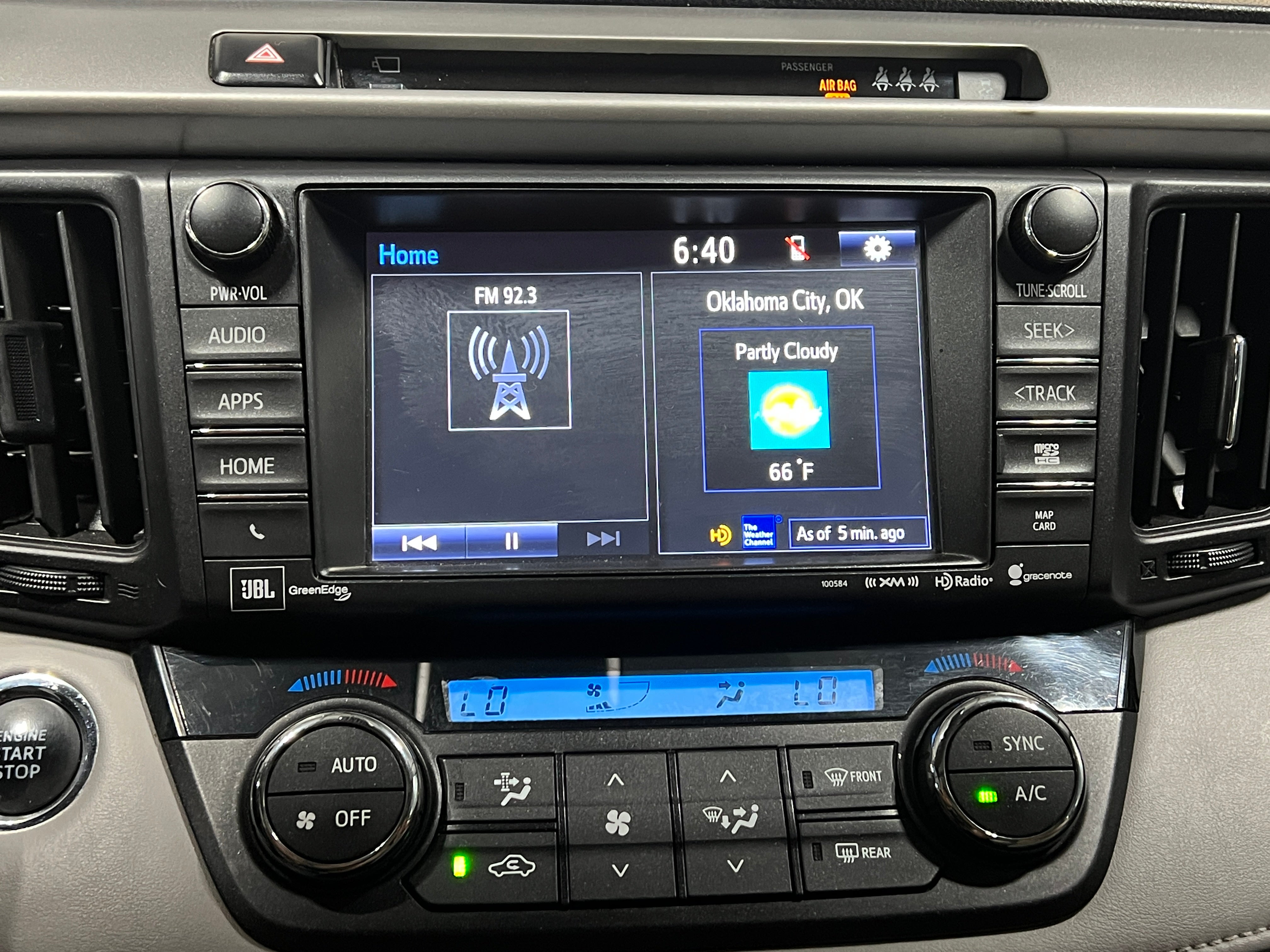 2017 Toyota RAV4 Platinum 3