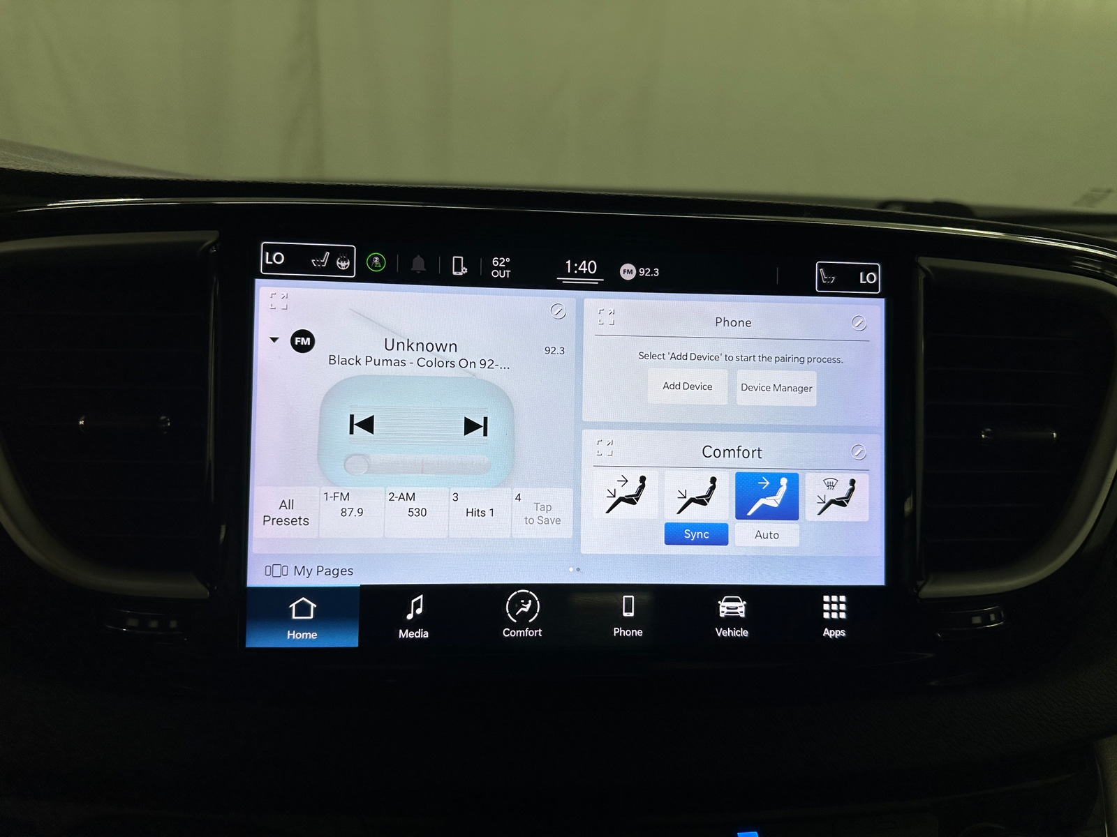 Thumbnail: 2022 Chrysler Pacifica - 3
