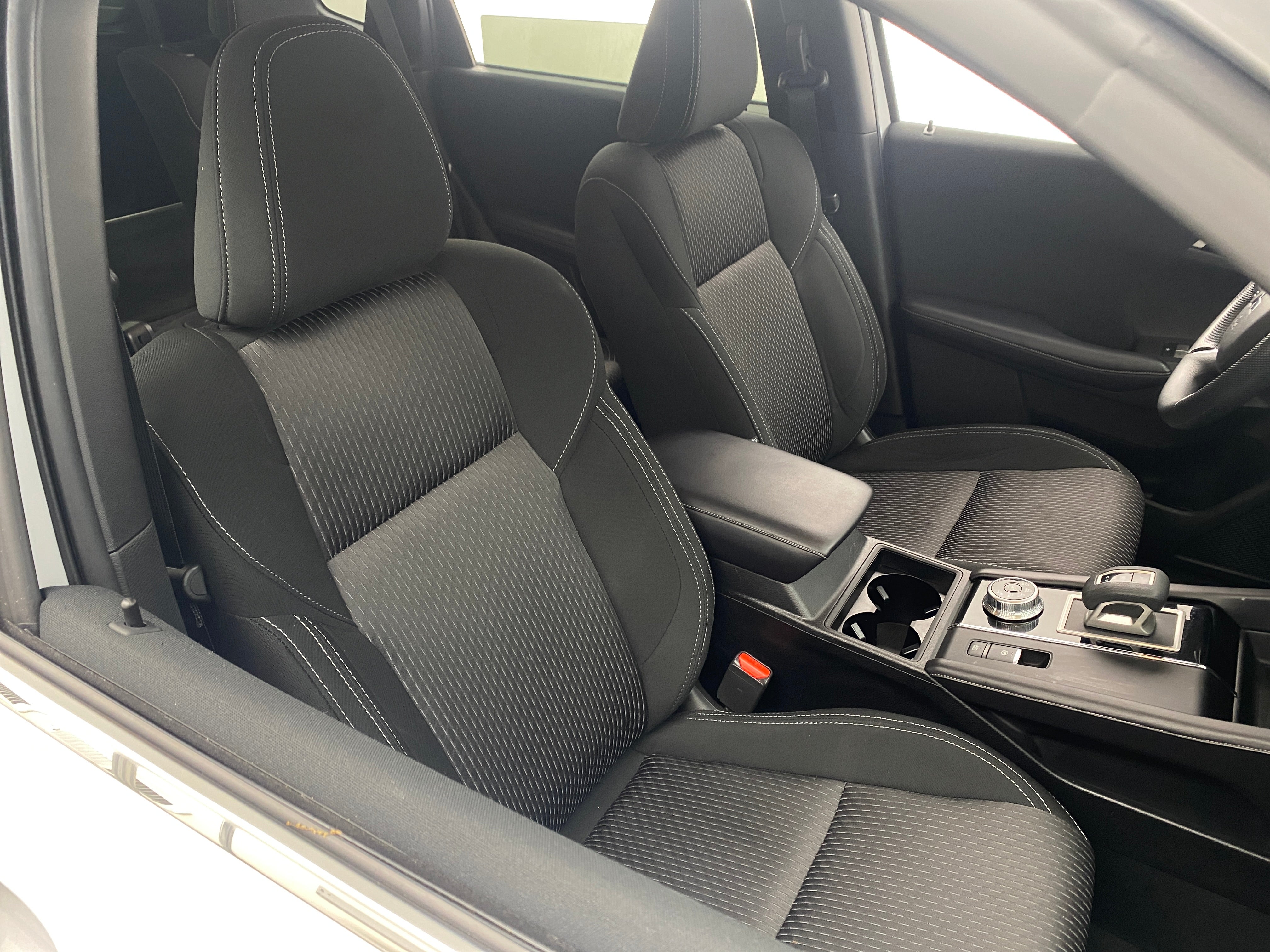 2023 Mitsubishi Outlander ES 2