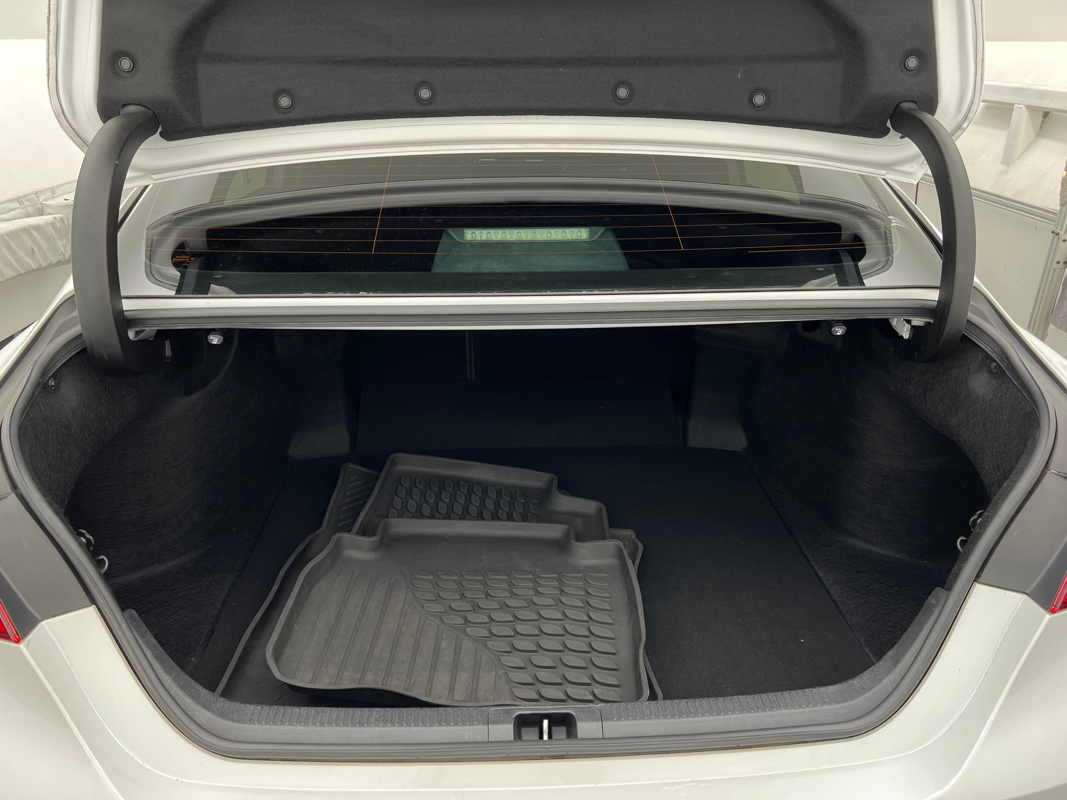 2019 Toyota Camry XSE 6