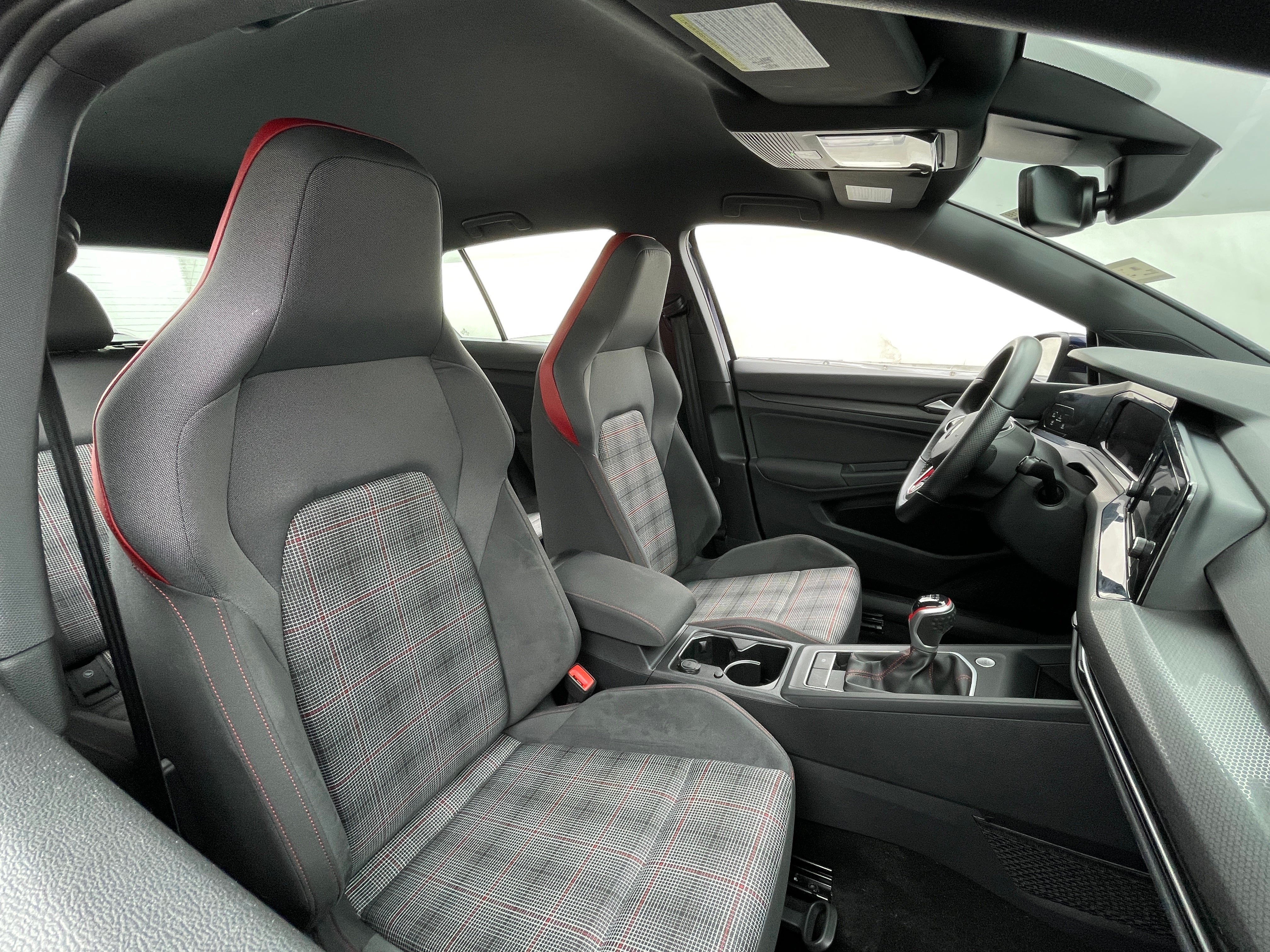 2022 Volkswagen Golf GTI S 2