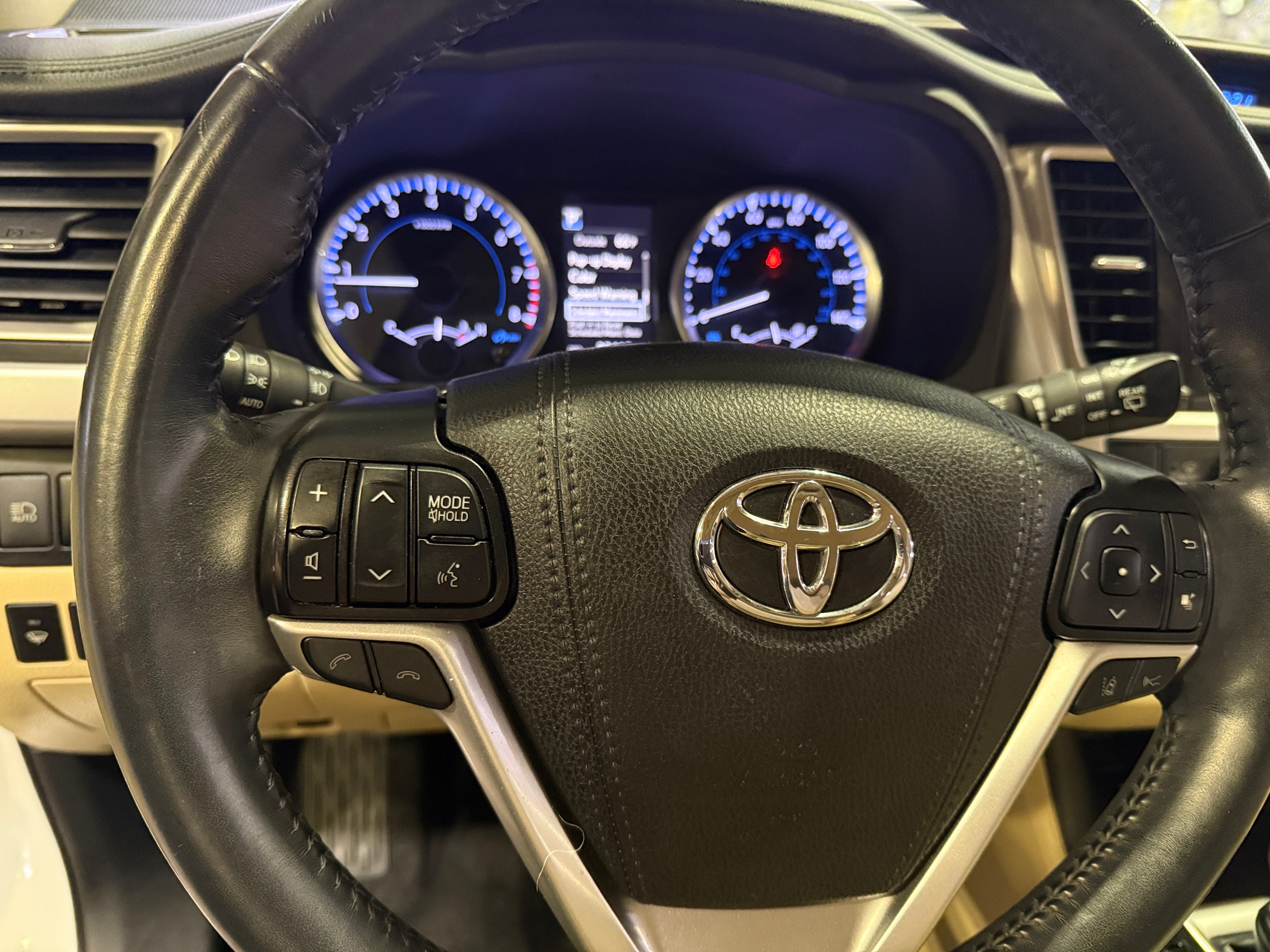 2019 Toyota Highlander Plus 4