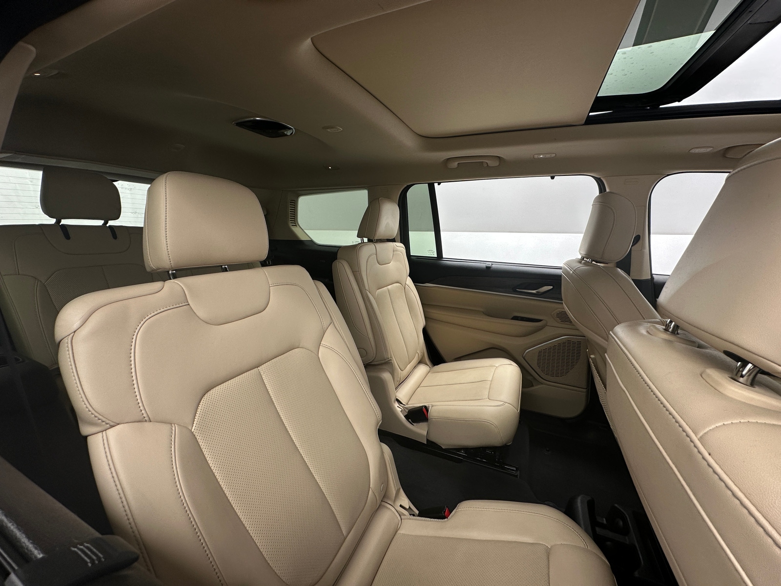 Thumbnail: 2022 Jeep Grand Cherokee L - 5