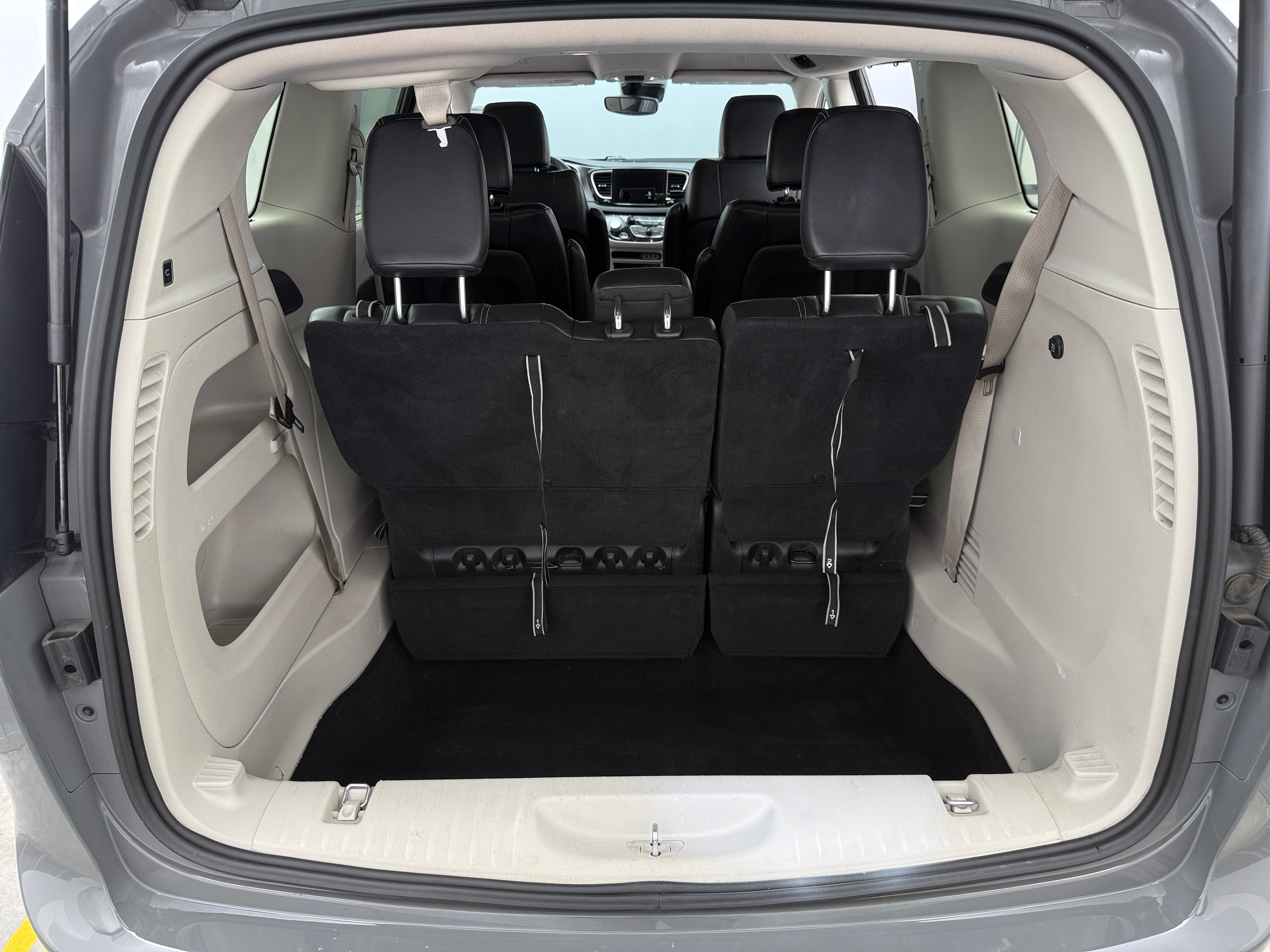 2022 Chrysler Pacifica Touring L 6