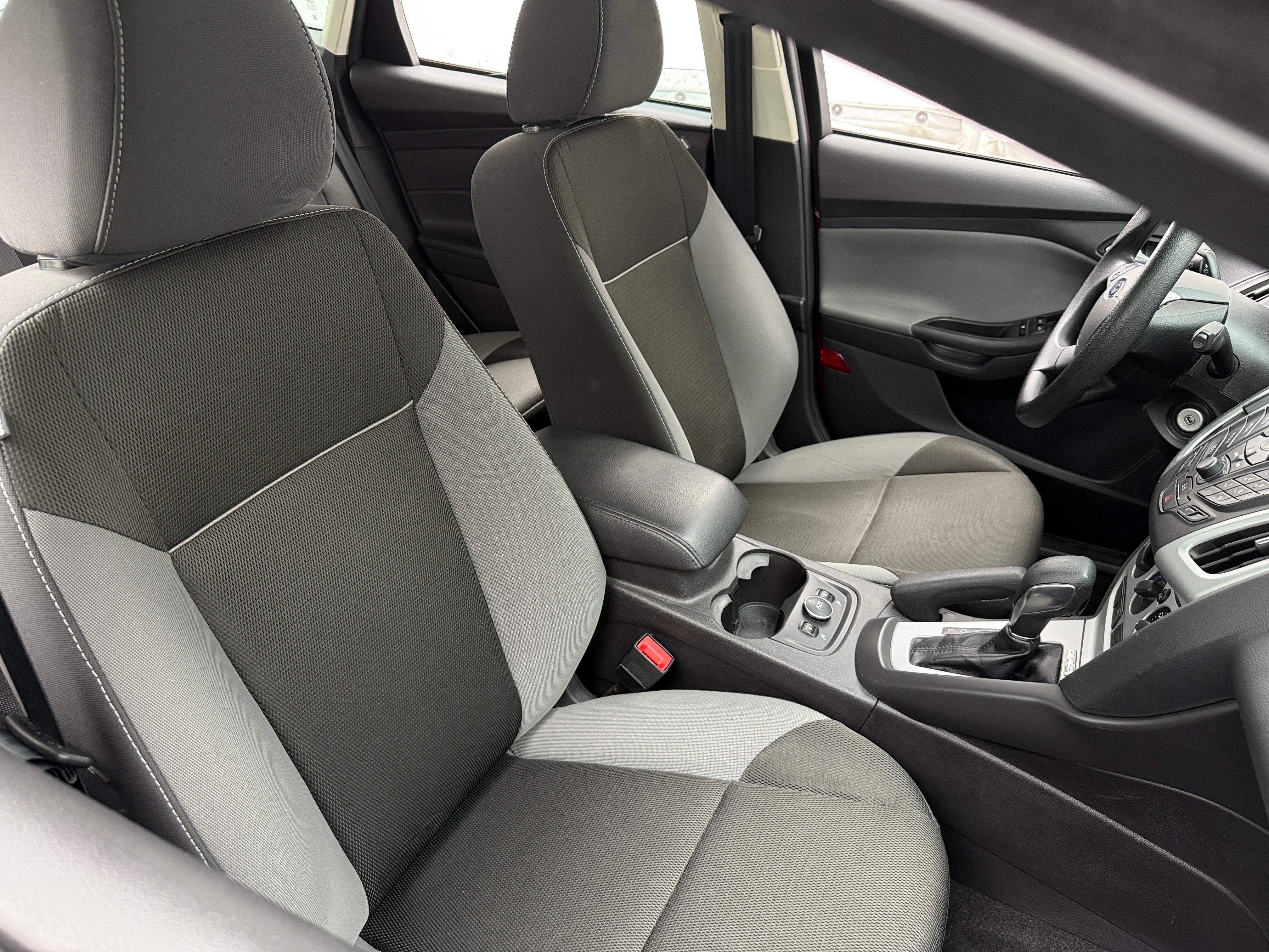 2014 Ford Focus SE 2