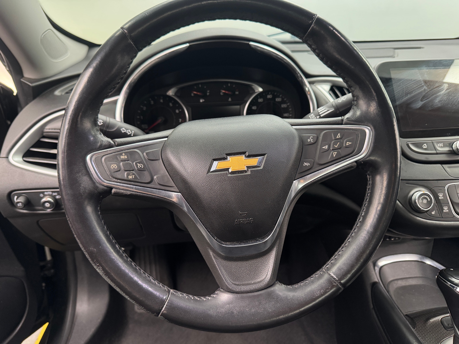 Thumbnail: 2018 Chevrolet Malibu - 4