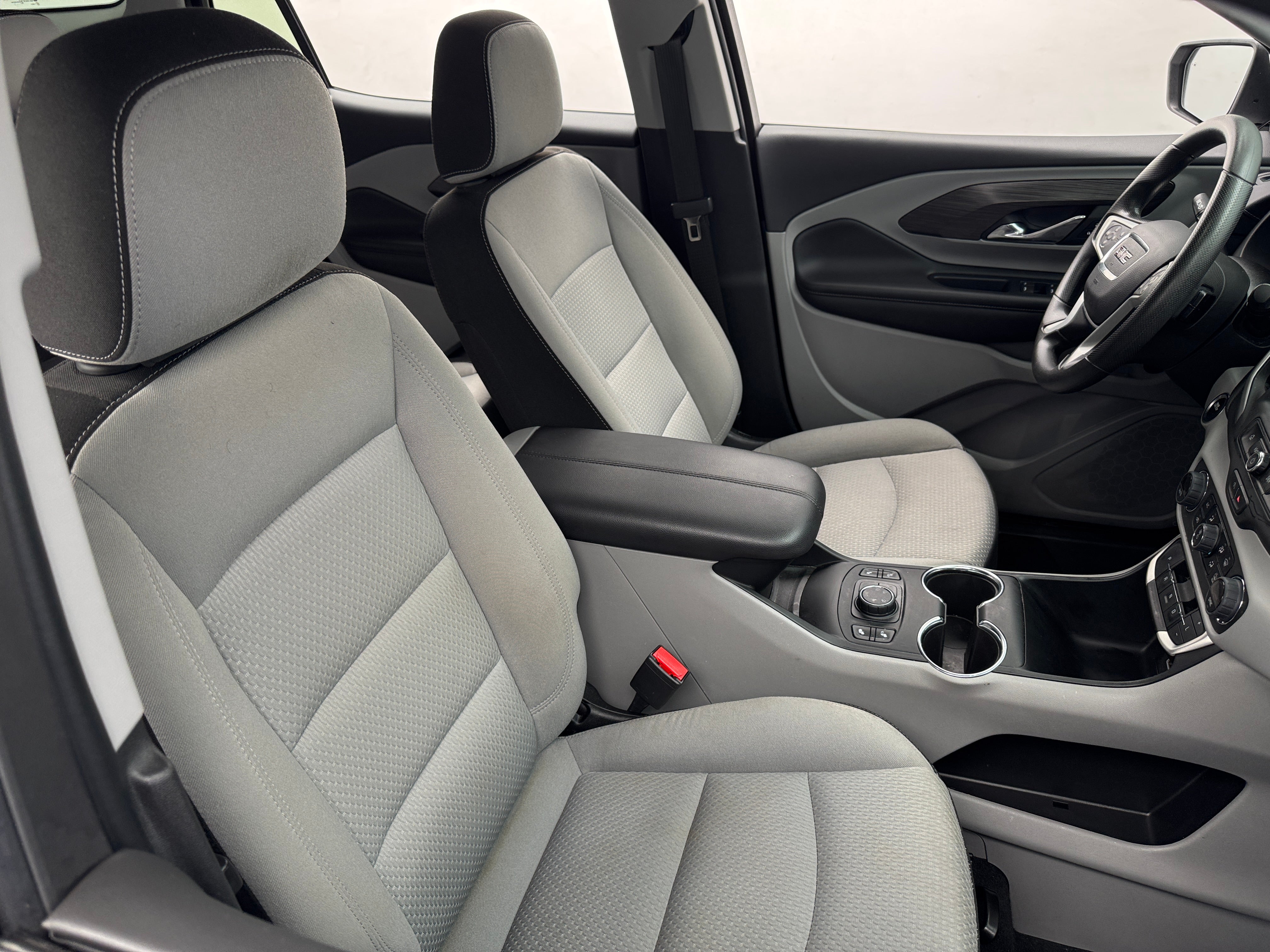 2023 GMC Terrain SLE 2