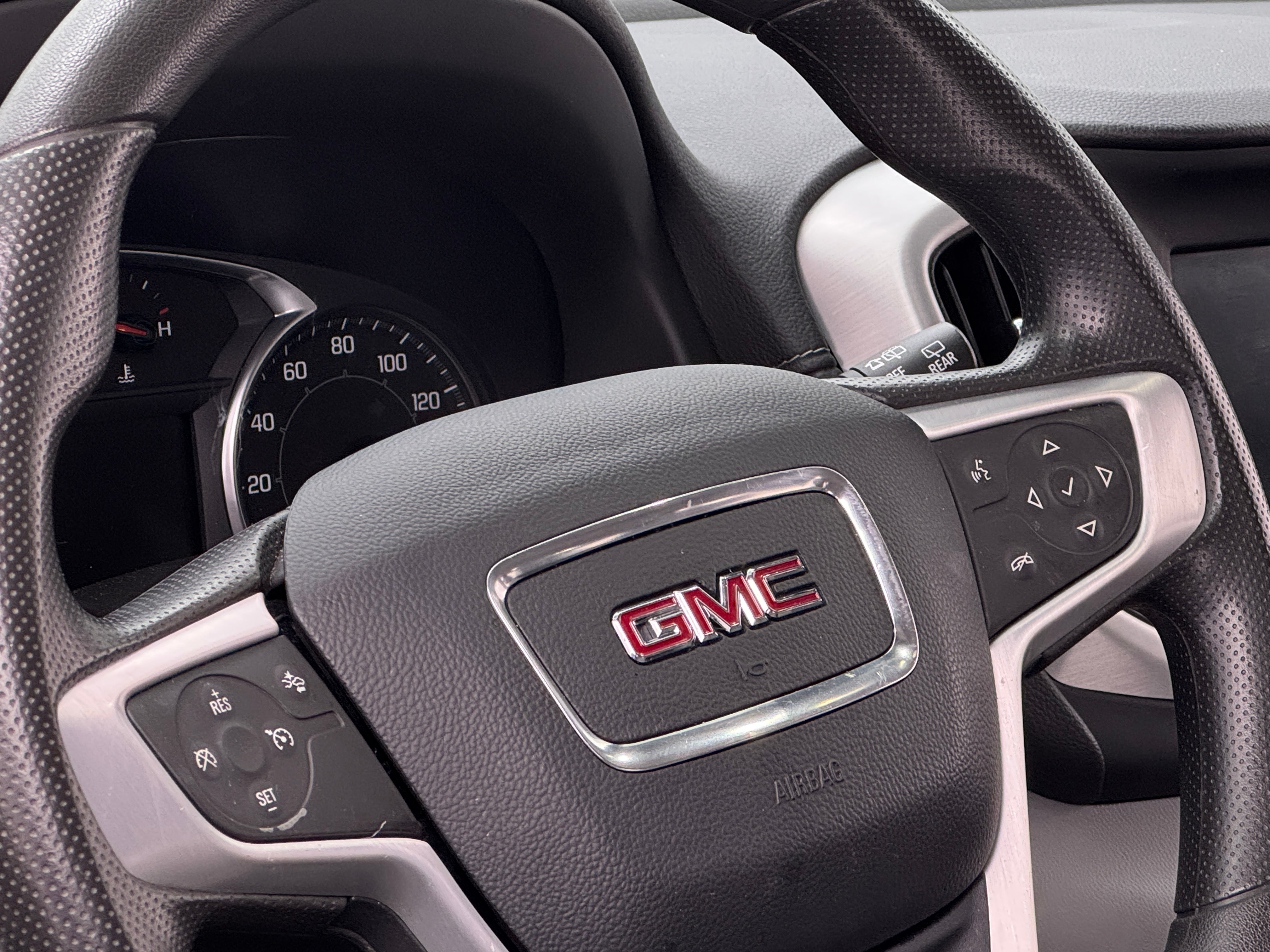 2023 GMC Terrain SLE 5