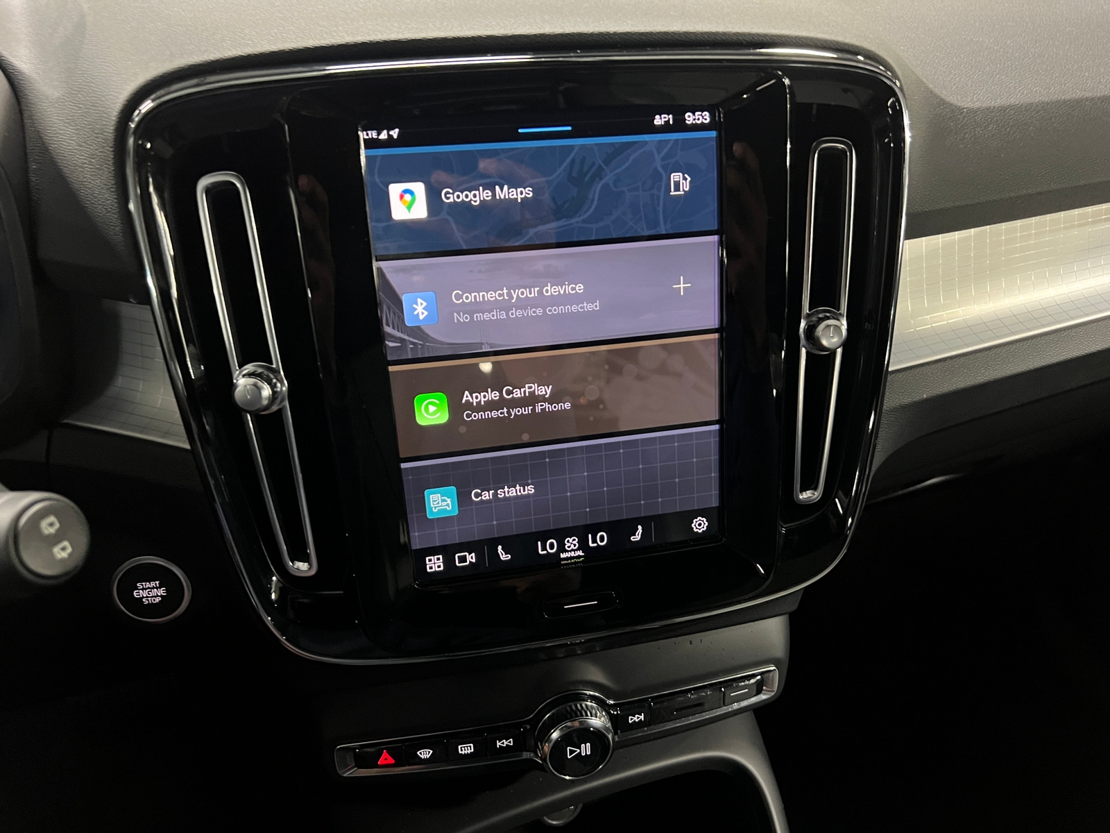 Thumbnail: 2024 Volvo XC40 - 4