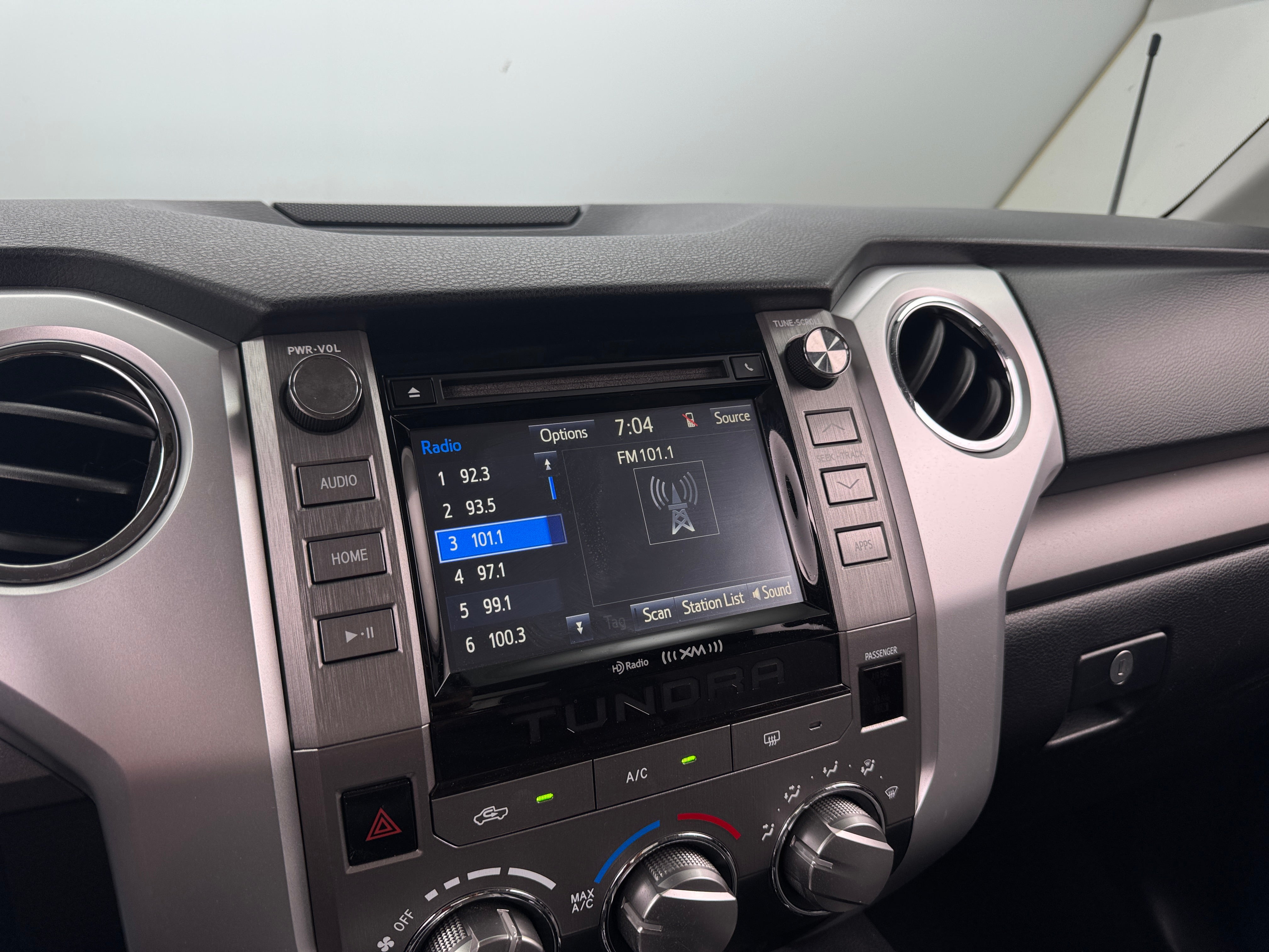 Thumbnail: 2016 Toyota Tundra - 4