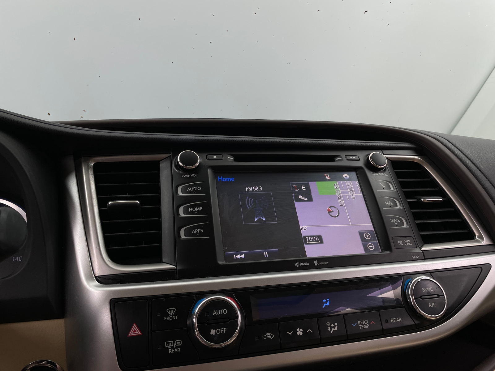 Thumbnail: 2015 Toyota Highlander - 4