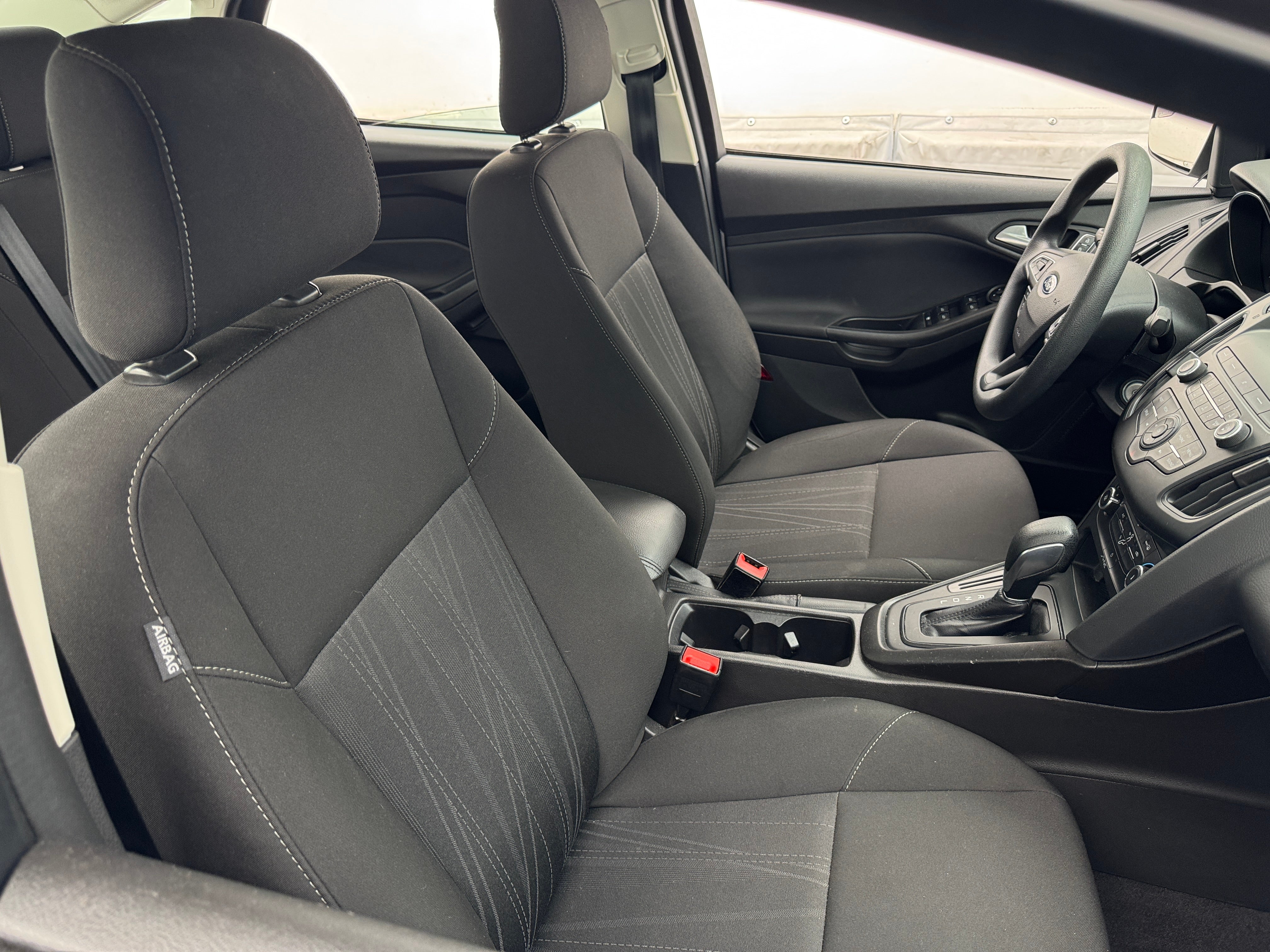 2018 Ford Focus SE 2