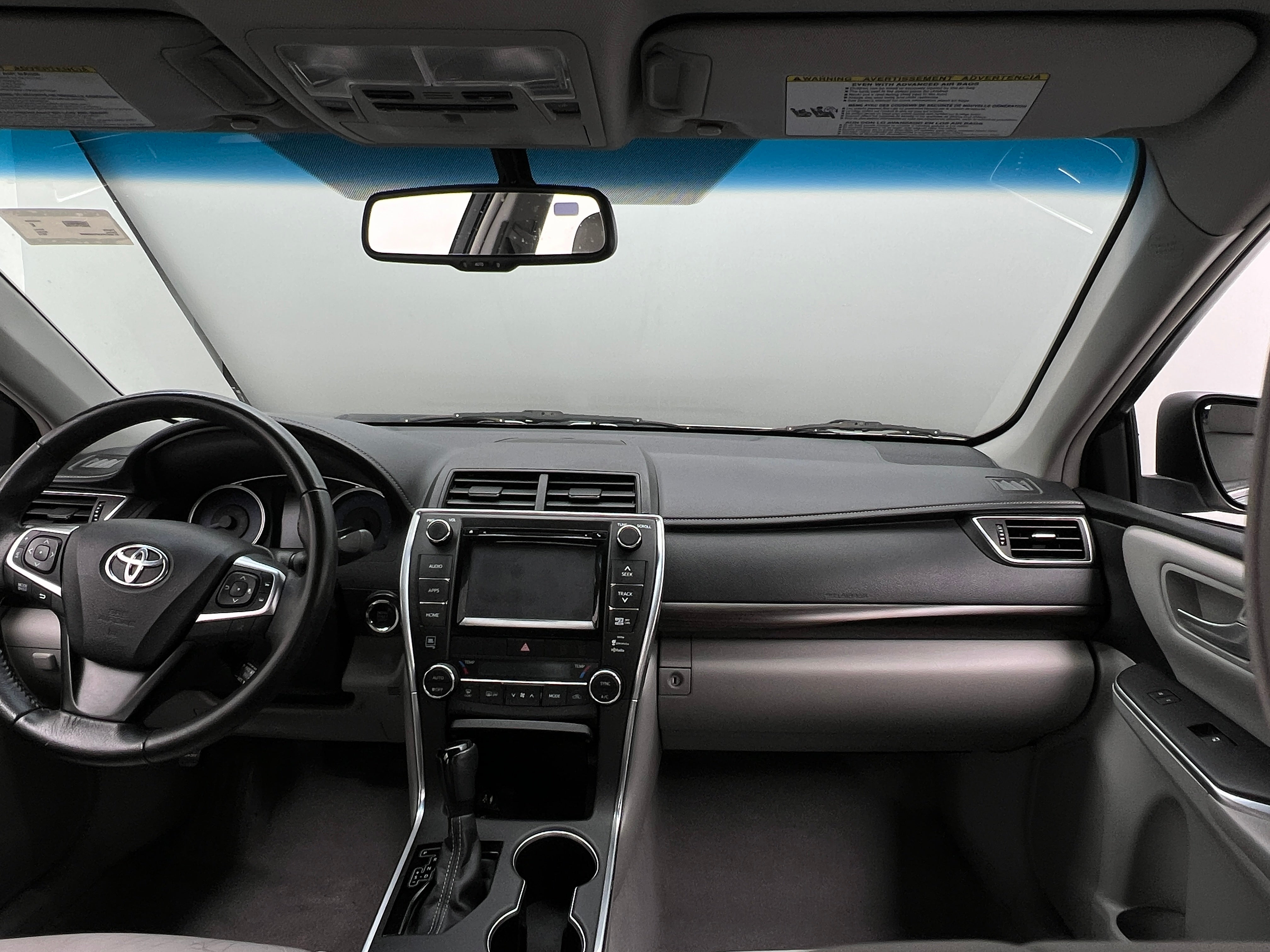 2015 Toyota Camry XLE 2