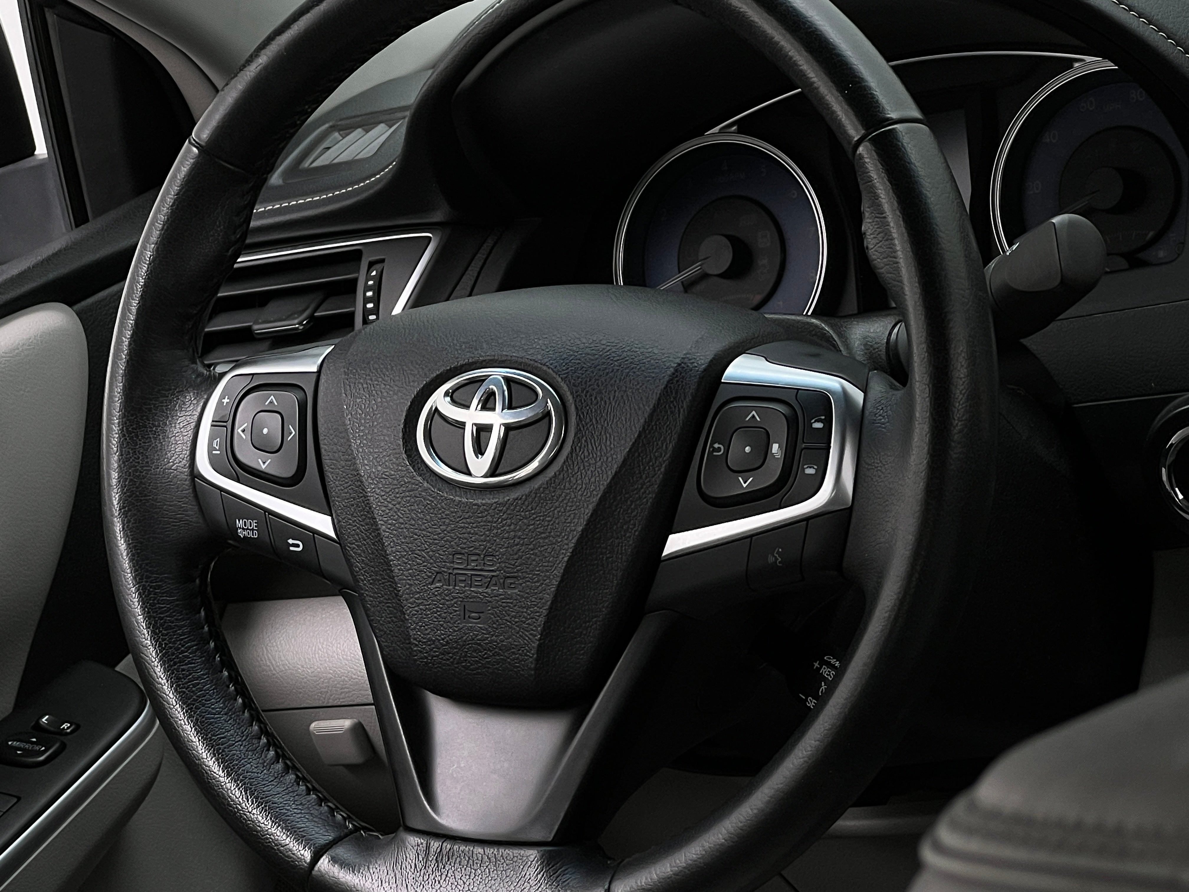 2015 Toyota Camry XLE 4