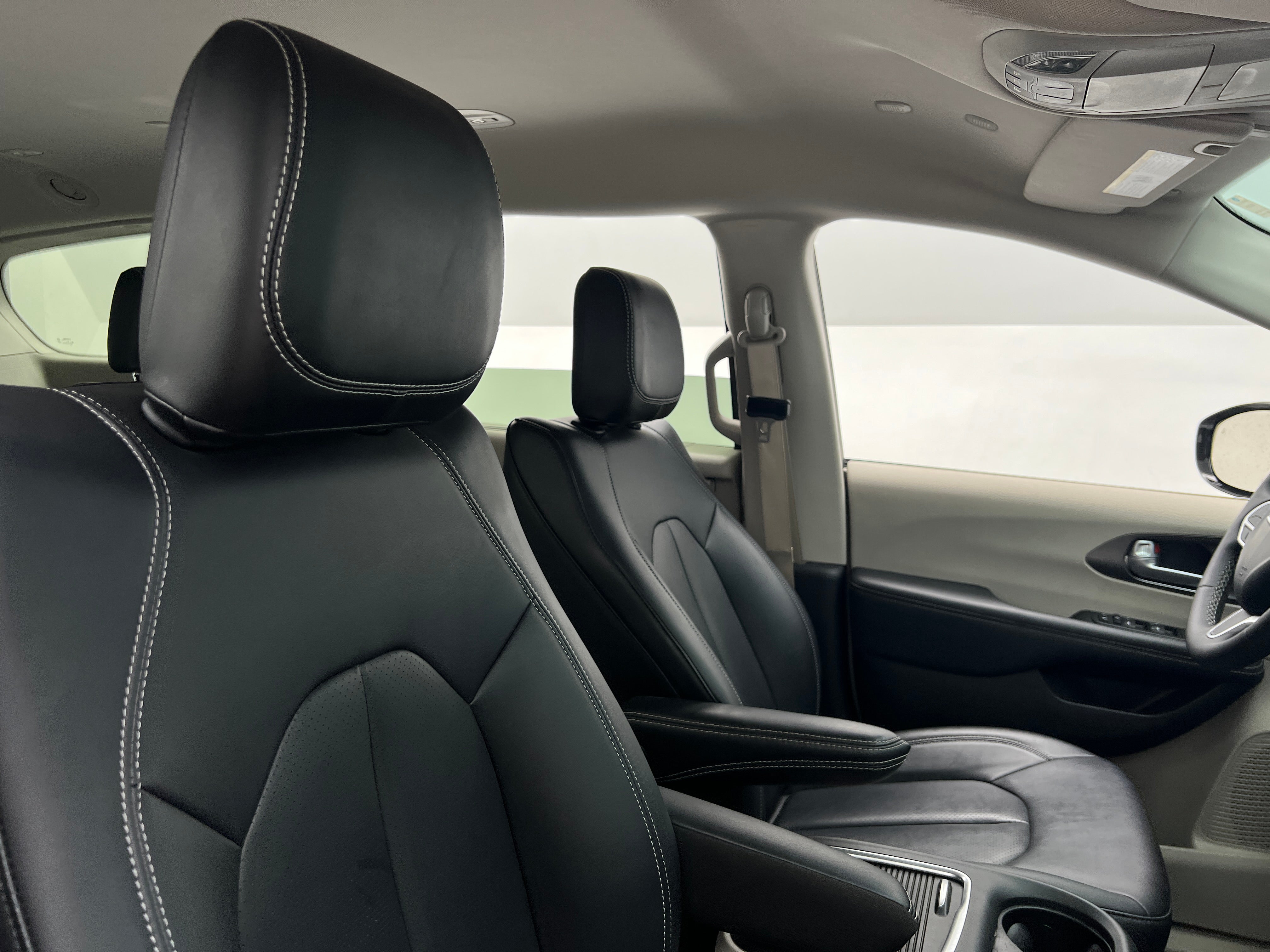 2024 Chrysler Pacifica Touring L 2