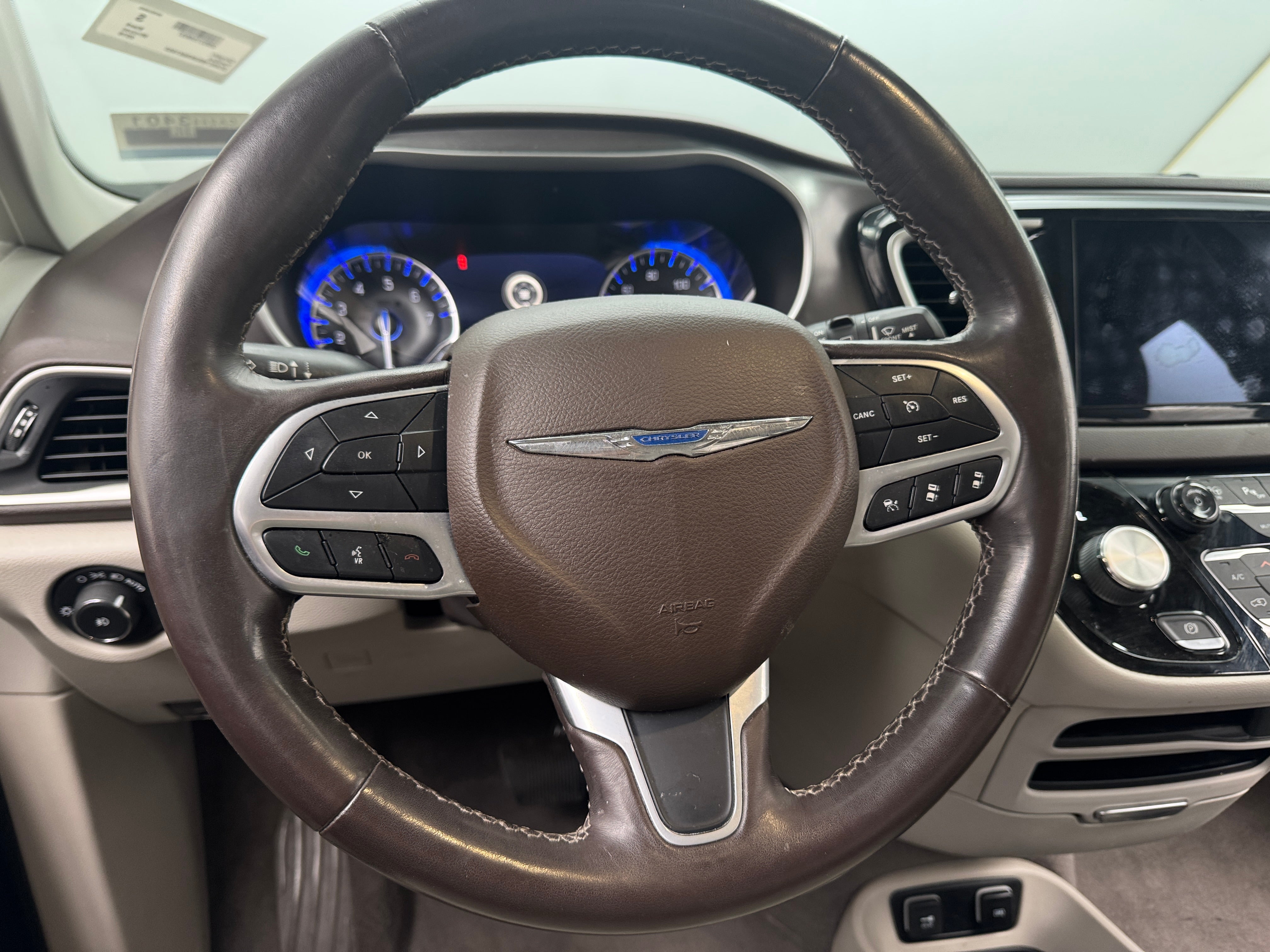 2019 Chrysler Pacifica Touring L 4