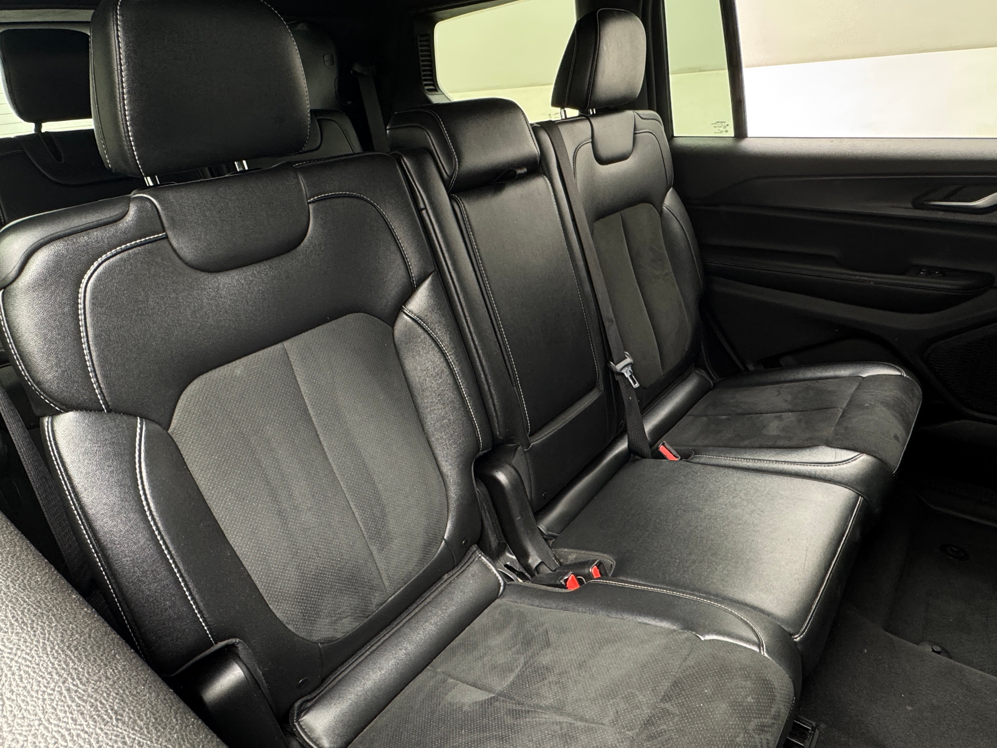 2024 Jeep Grand Cherokee L Altitude 5