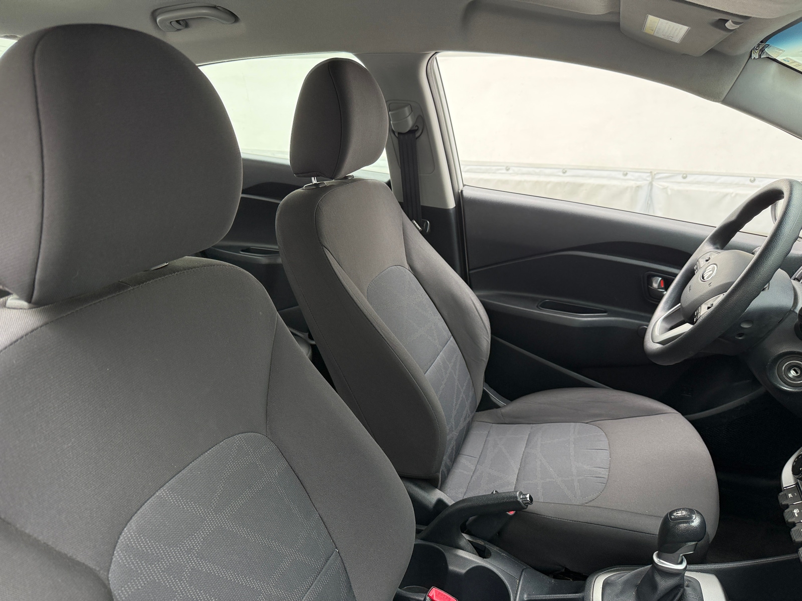 Thumbnail: 2016 Kia Rio - 2