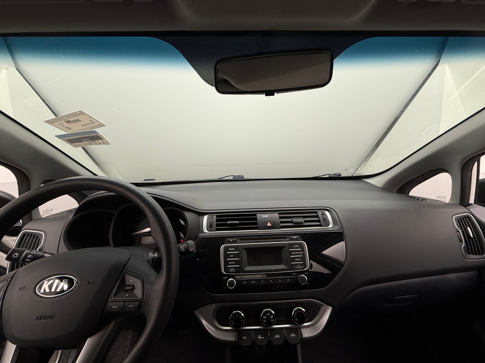 Thumbnail: 2016 Kia Rio - 3