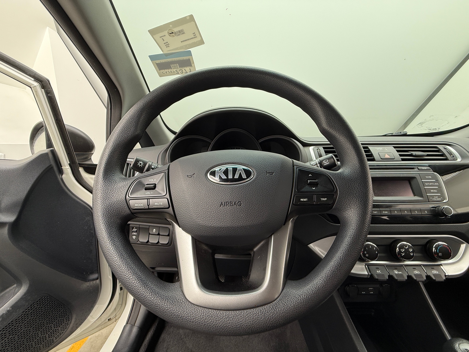 Thumbnail: 2016 Kia Rio - 5