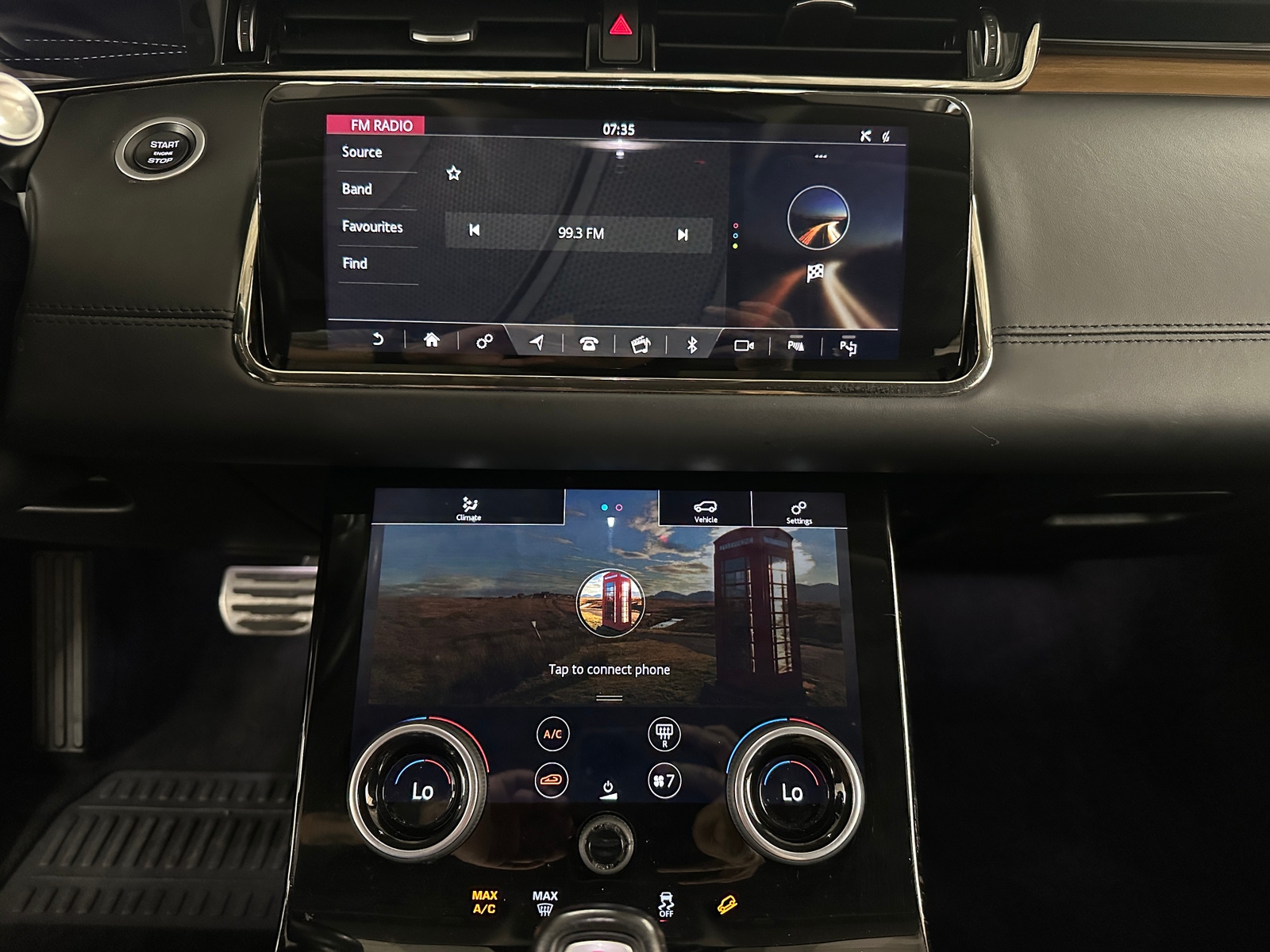 Thumbnail: 2020 Land Rover Range Rover Evoque - 3