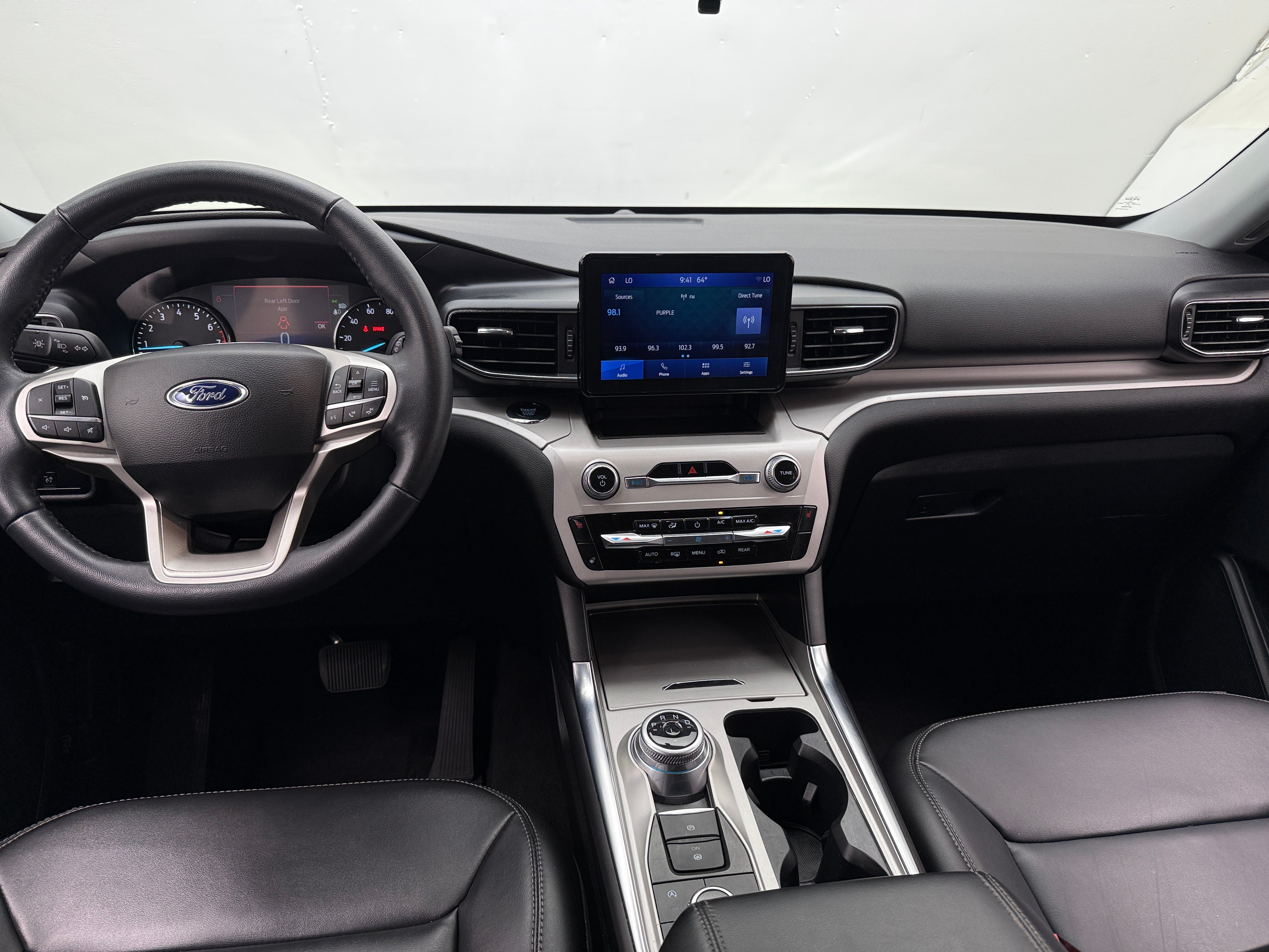 2023 Ford Explorer XLT 3