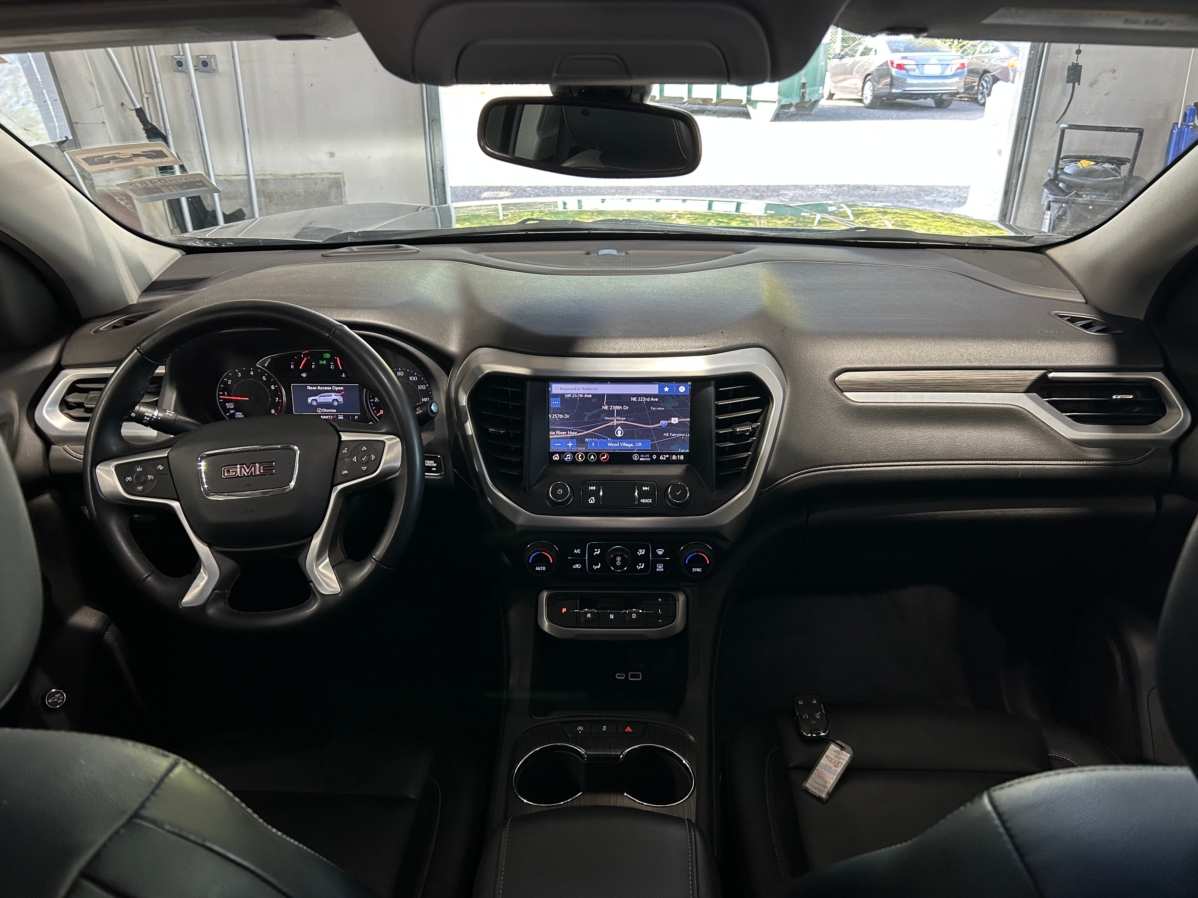 2023 GMC Acadia SLT 2