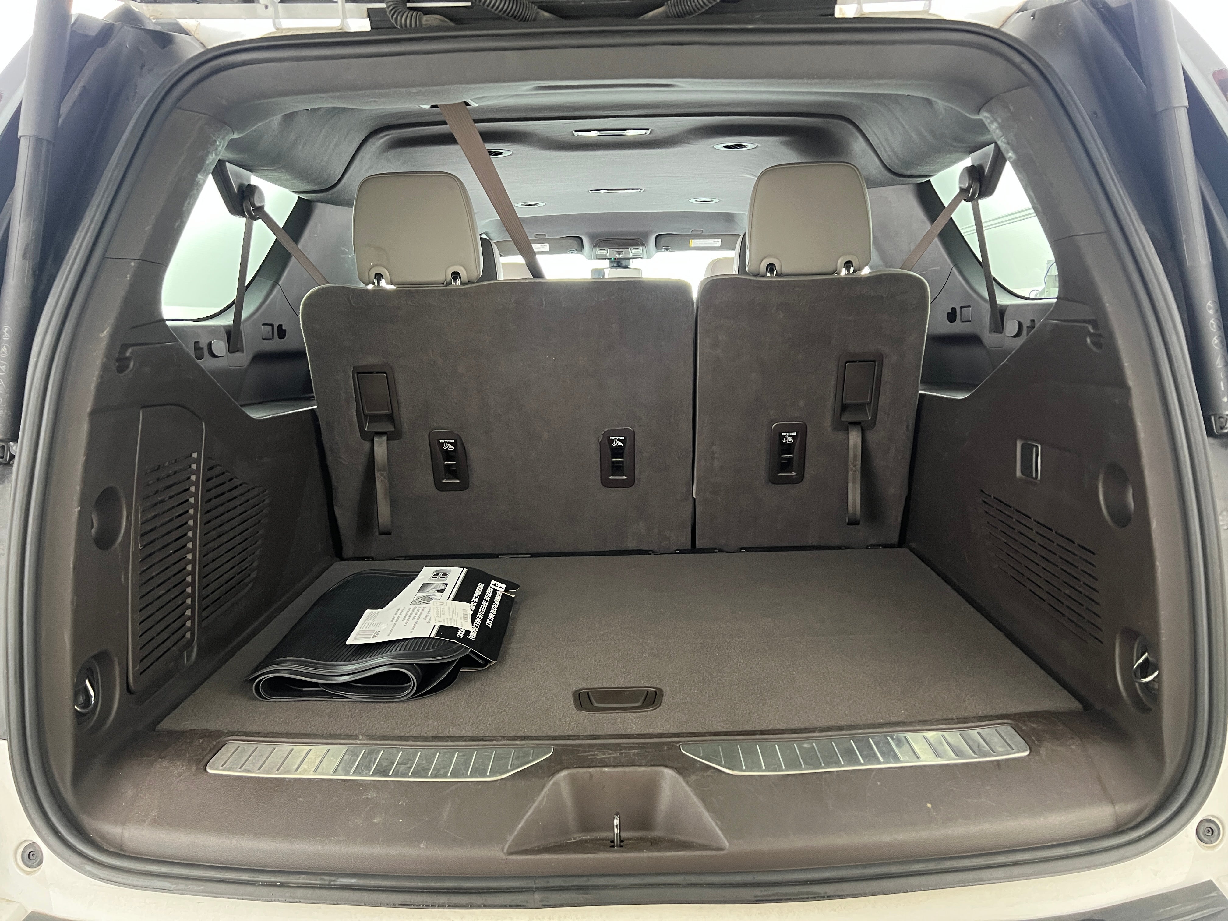 2022 Chevrolet Suburban Z71 6