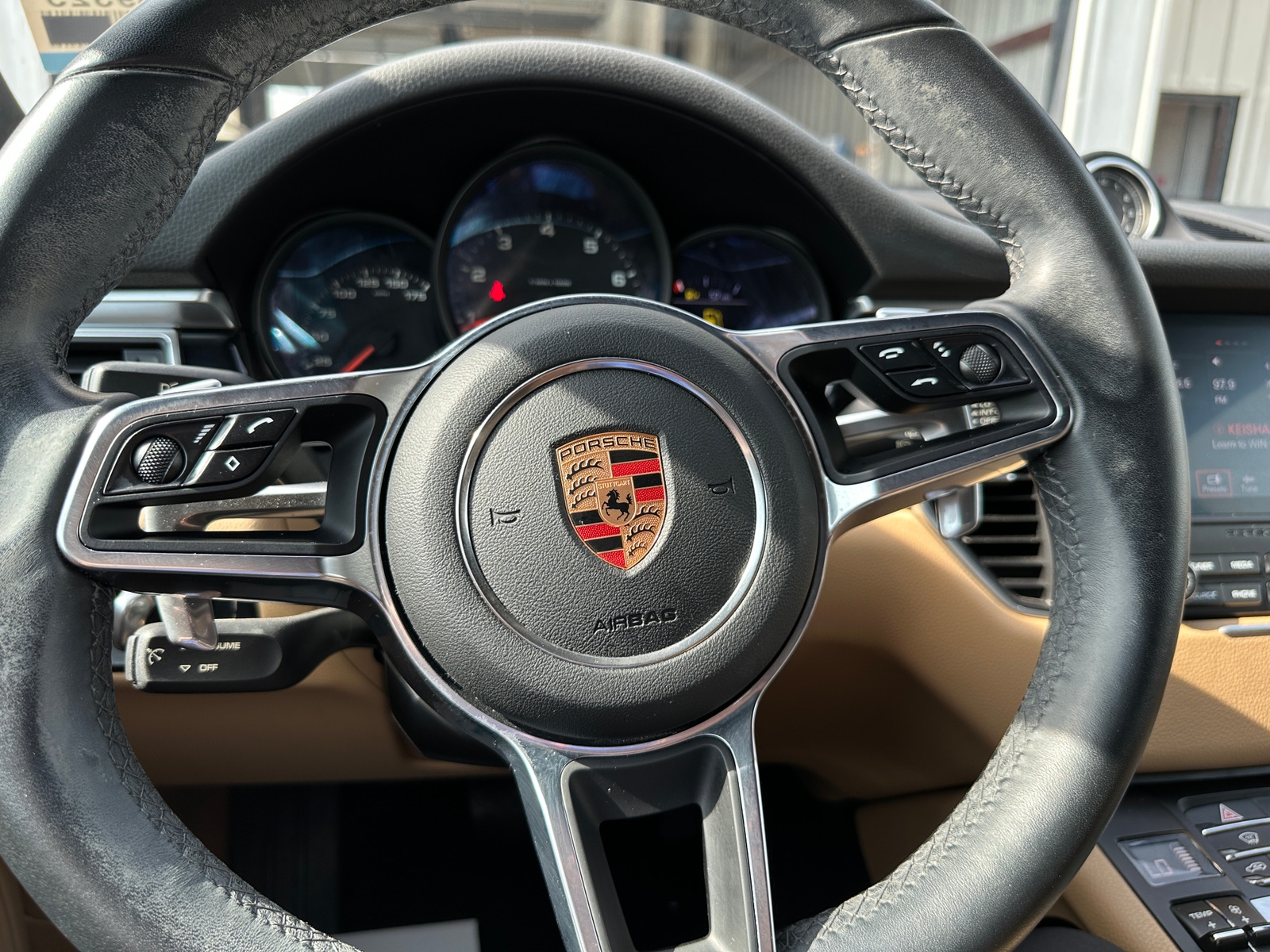 Thumbnail: 2018 Porsche Macan - 4