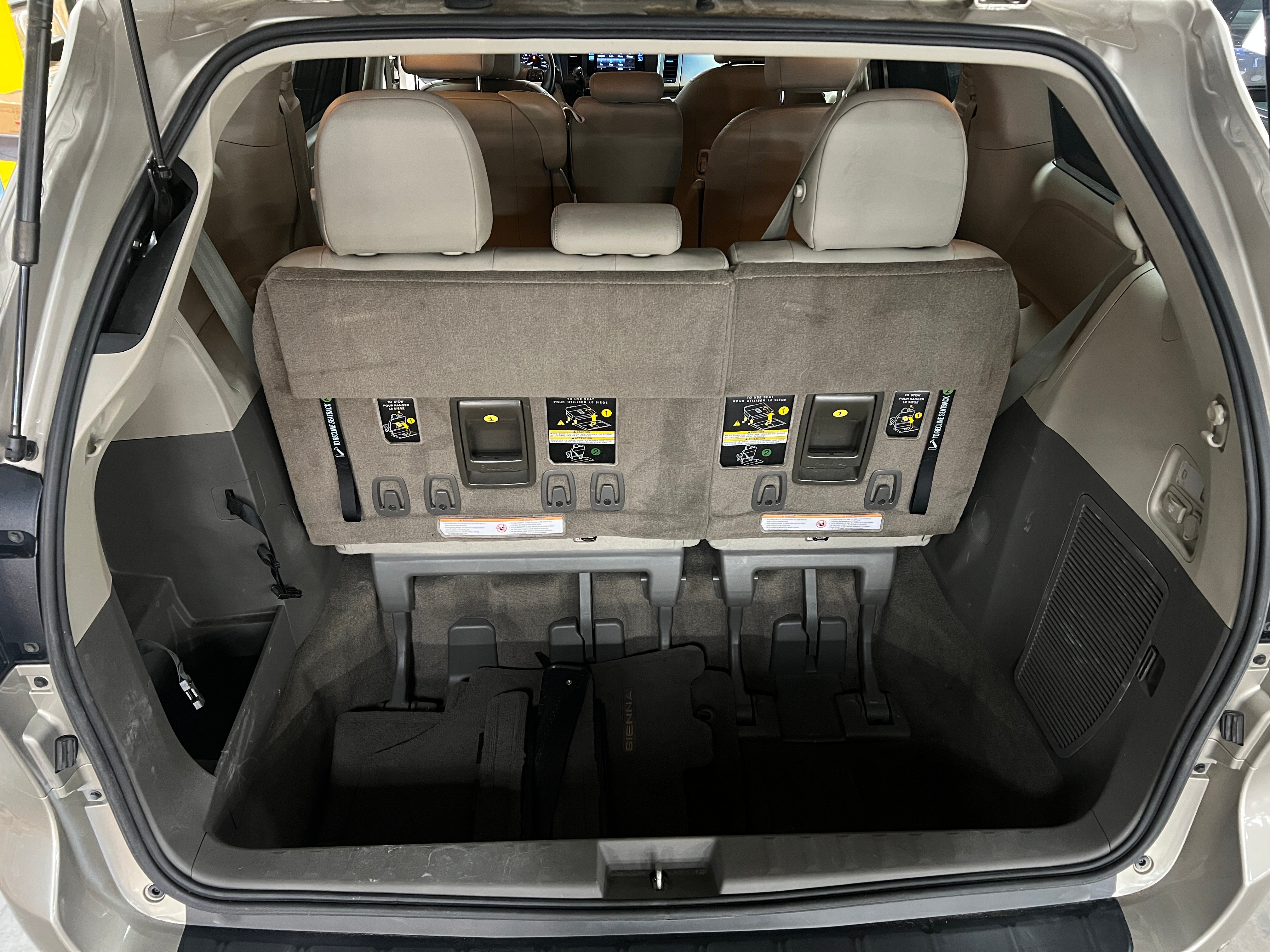 2017 Toyota Sienna XLE Premium 6