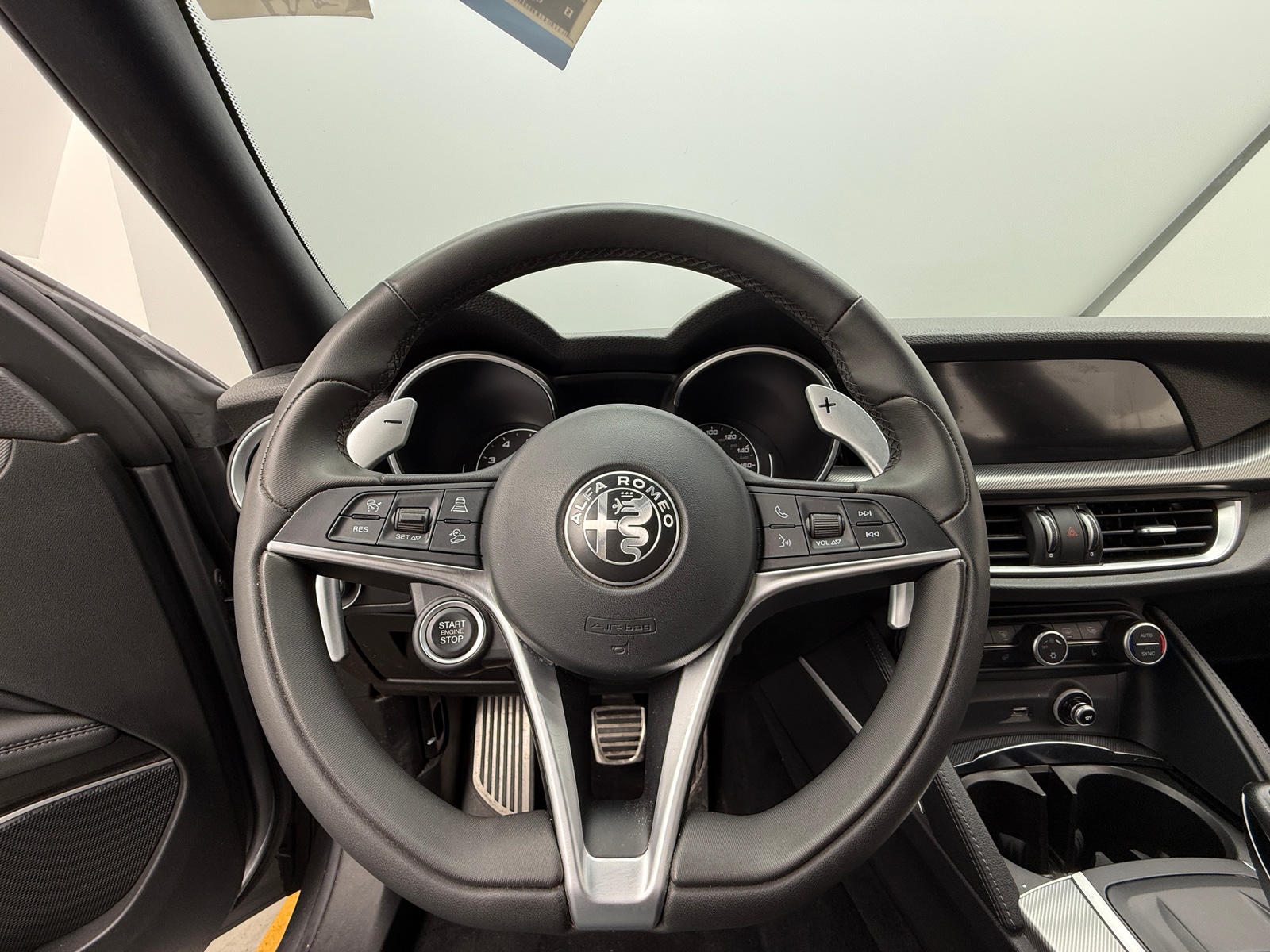 Thumbnail: 2018 Alfa Romeo Stelvio - 4