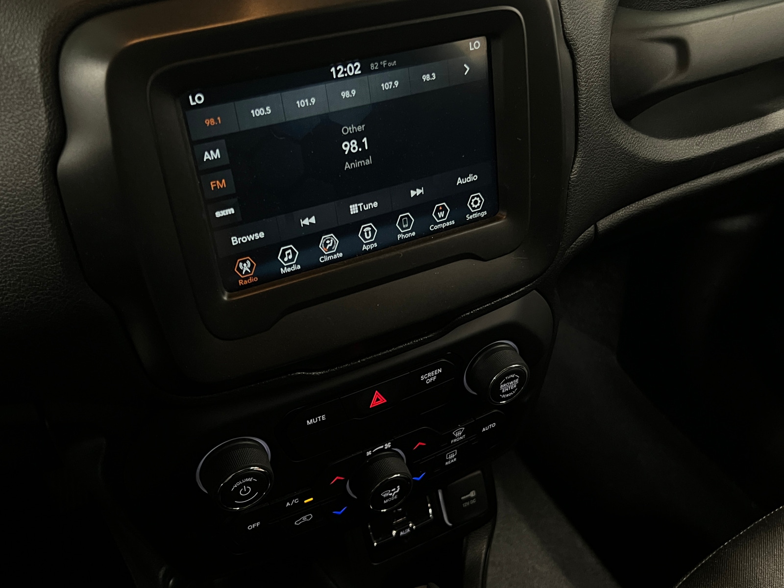 Thumbnail: 2019 Jeep Renegade - 4