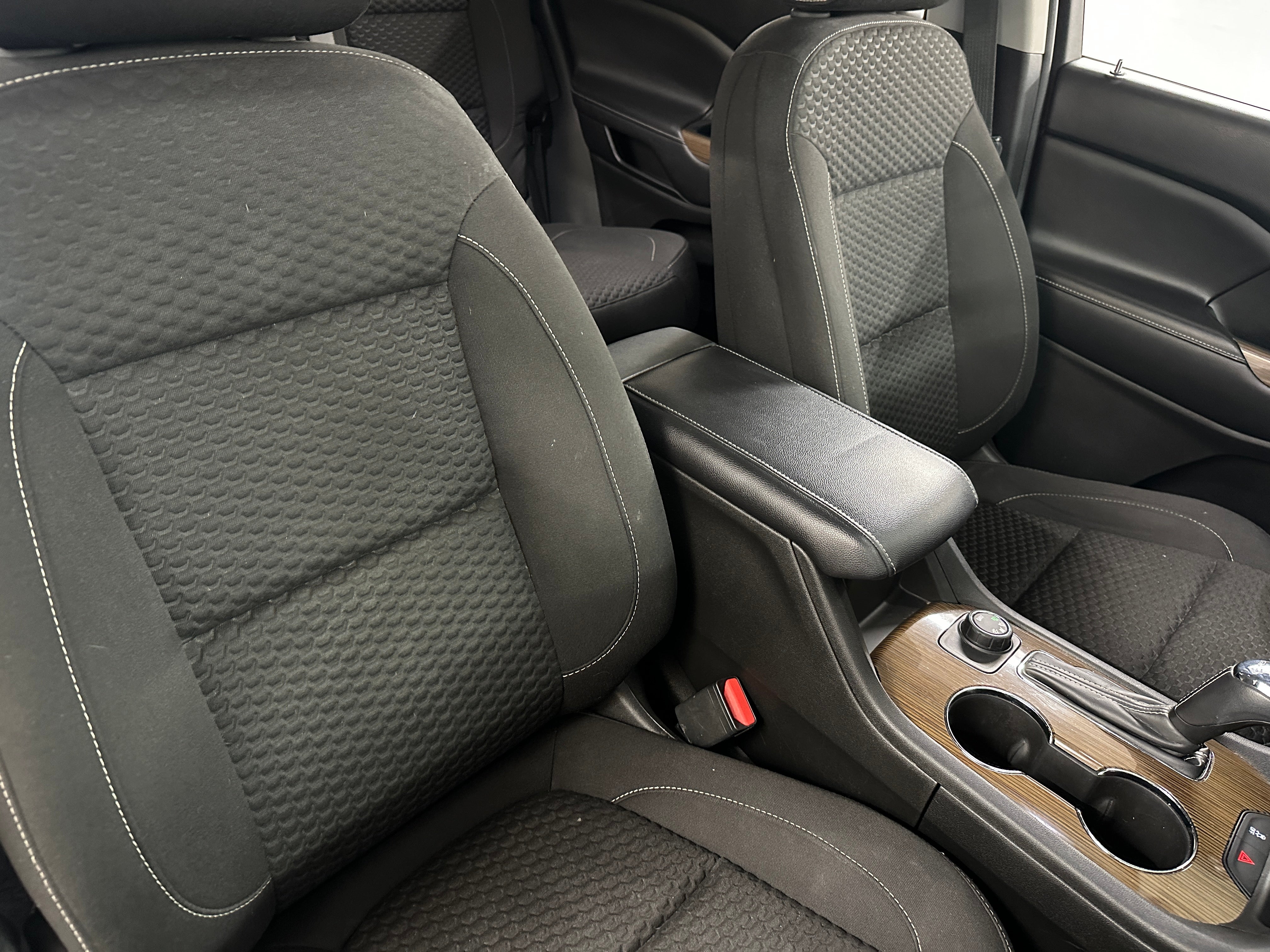 2017 GMC Acadia SLE 2