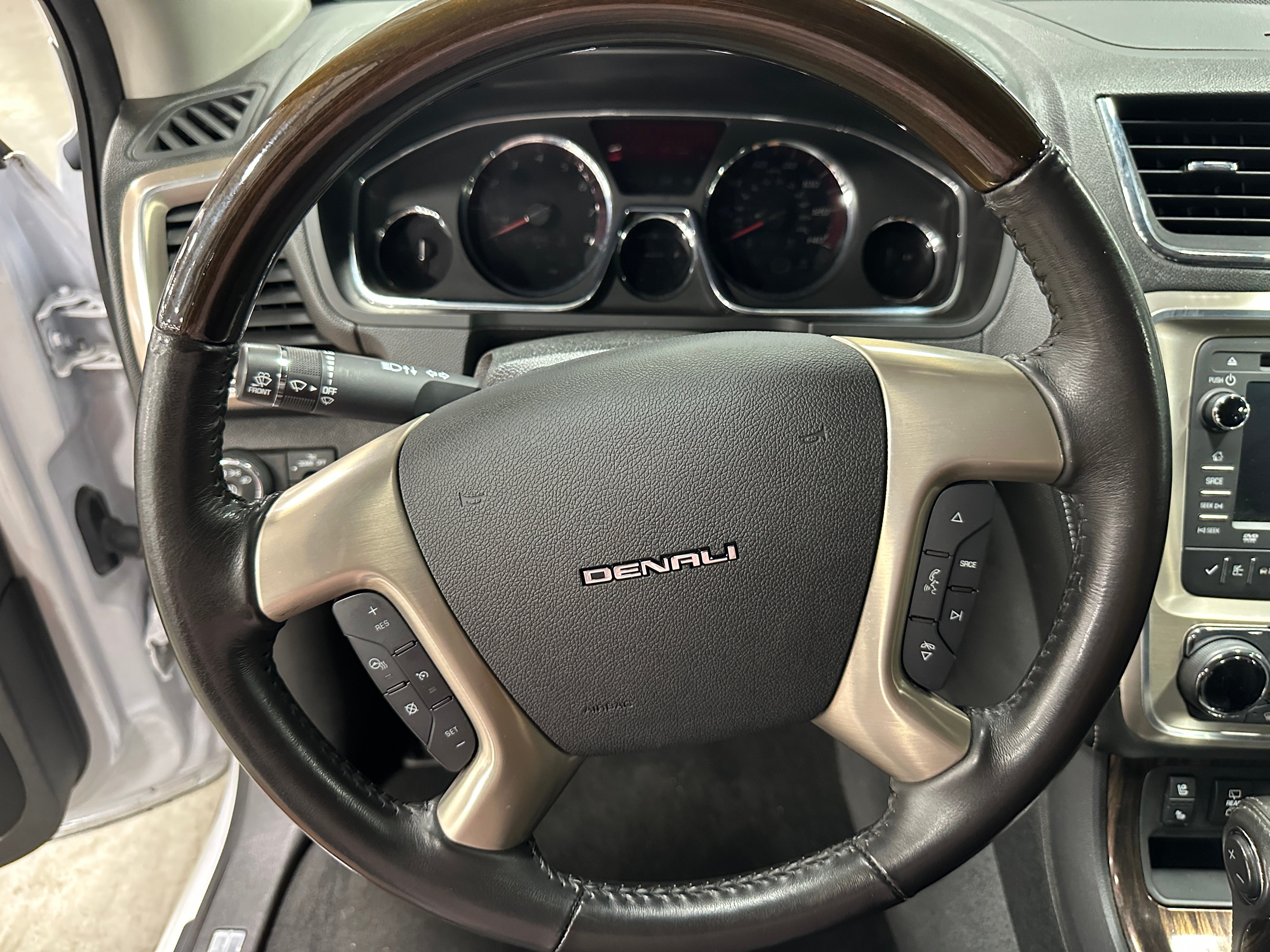 2016 GMC Acadia Denali 4