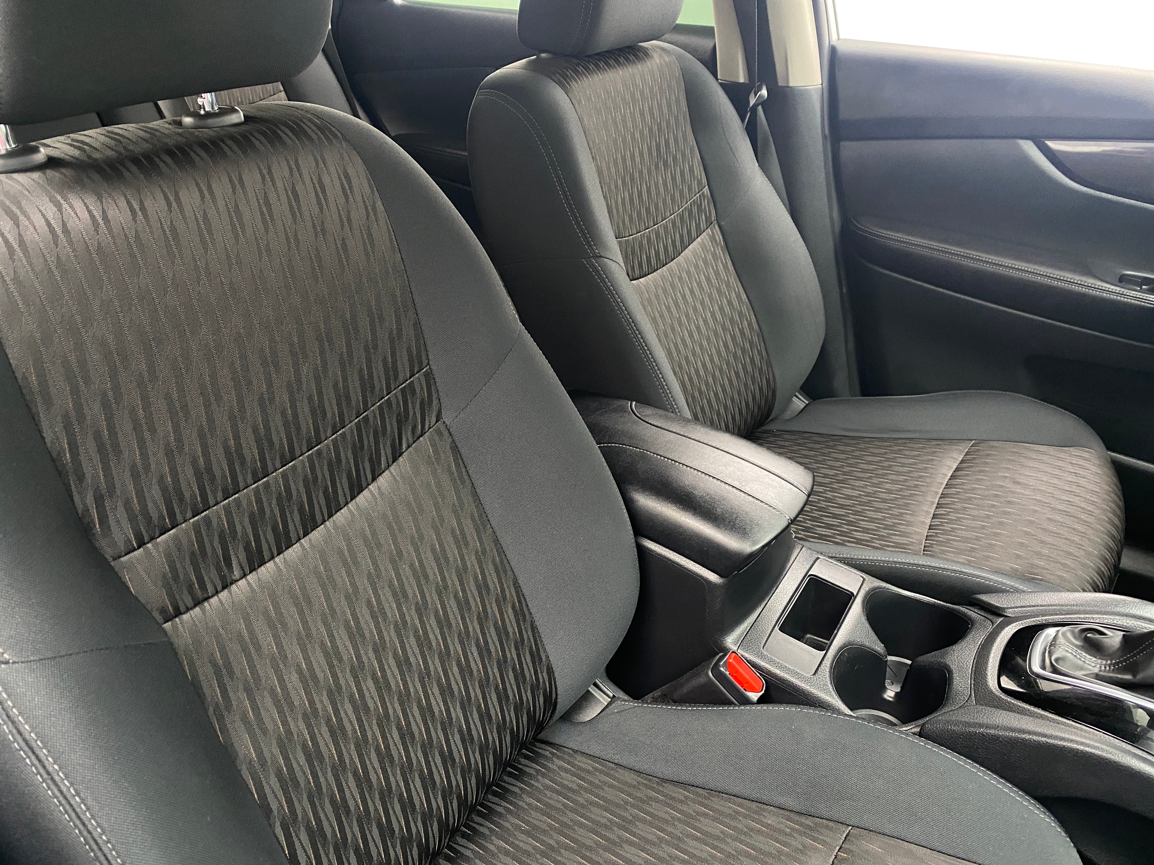 2018 Nissan Rogue S 2
