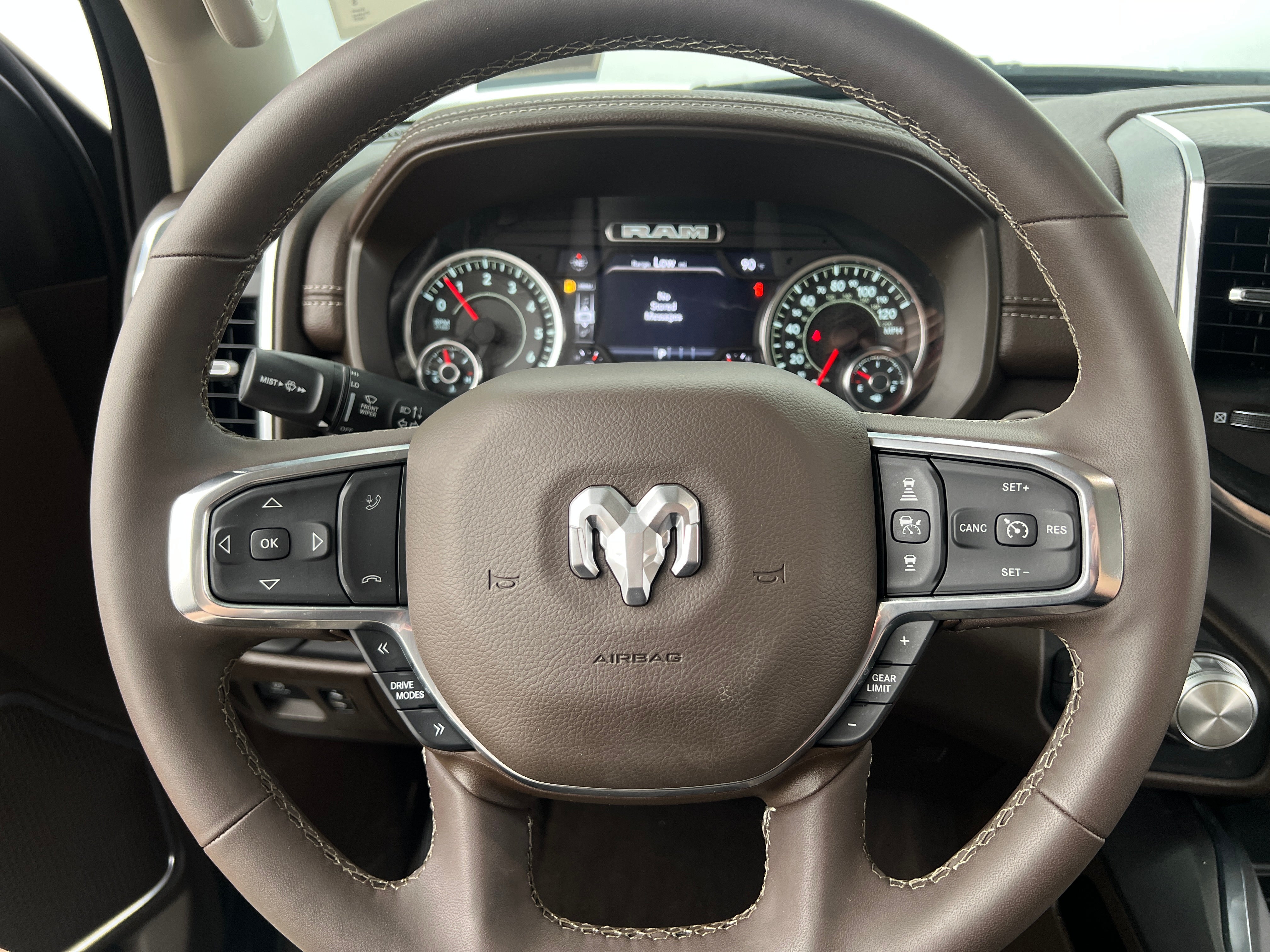 2025 RAM 1500 Laramie 4