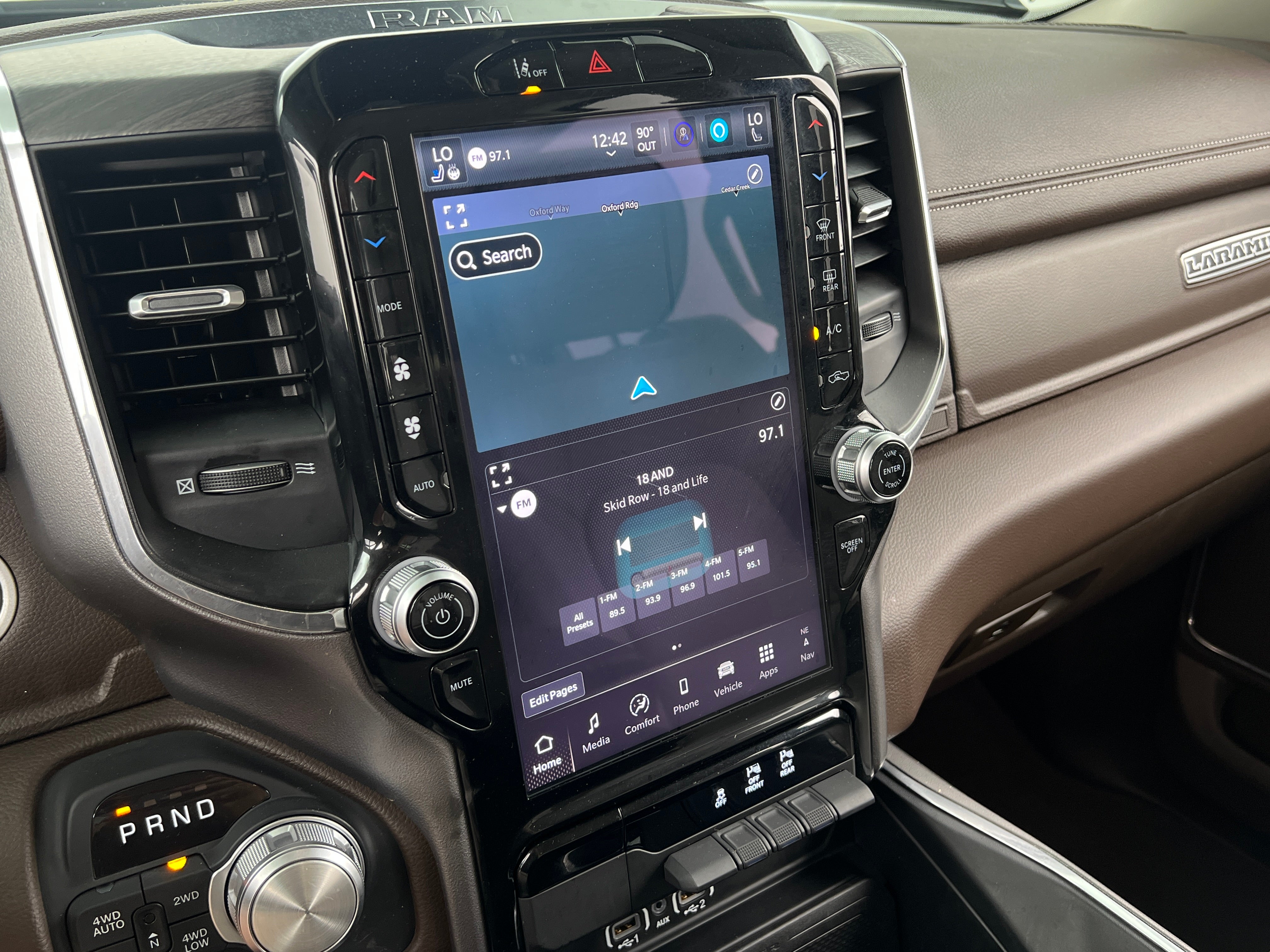 2025 RAM 1500 Laramie 3