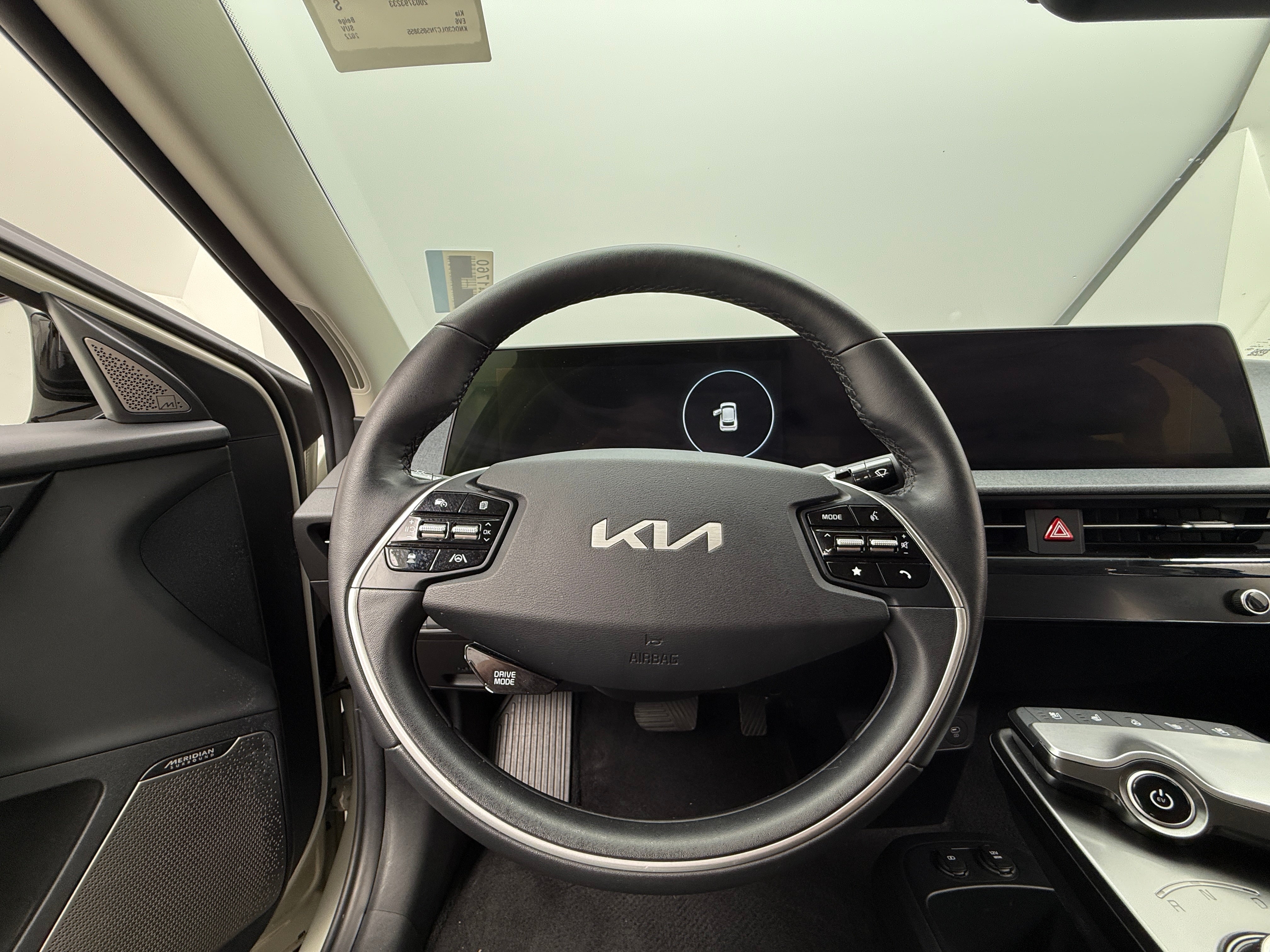 Thumbnail: 2022 Kia EV6 - 4