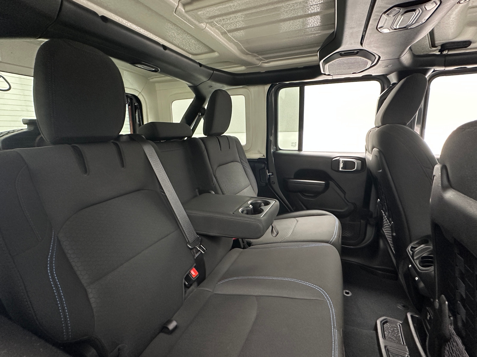Thumbnail: 2022 Jeep Wrangler - 6