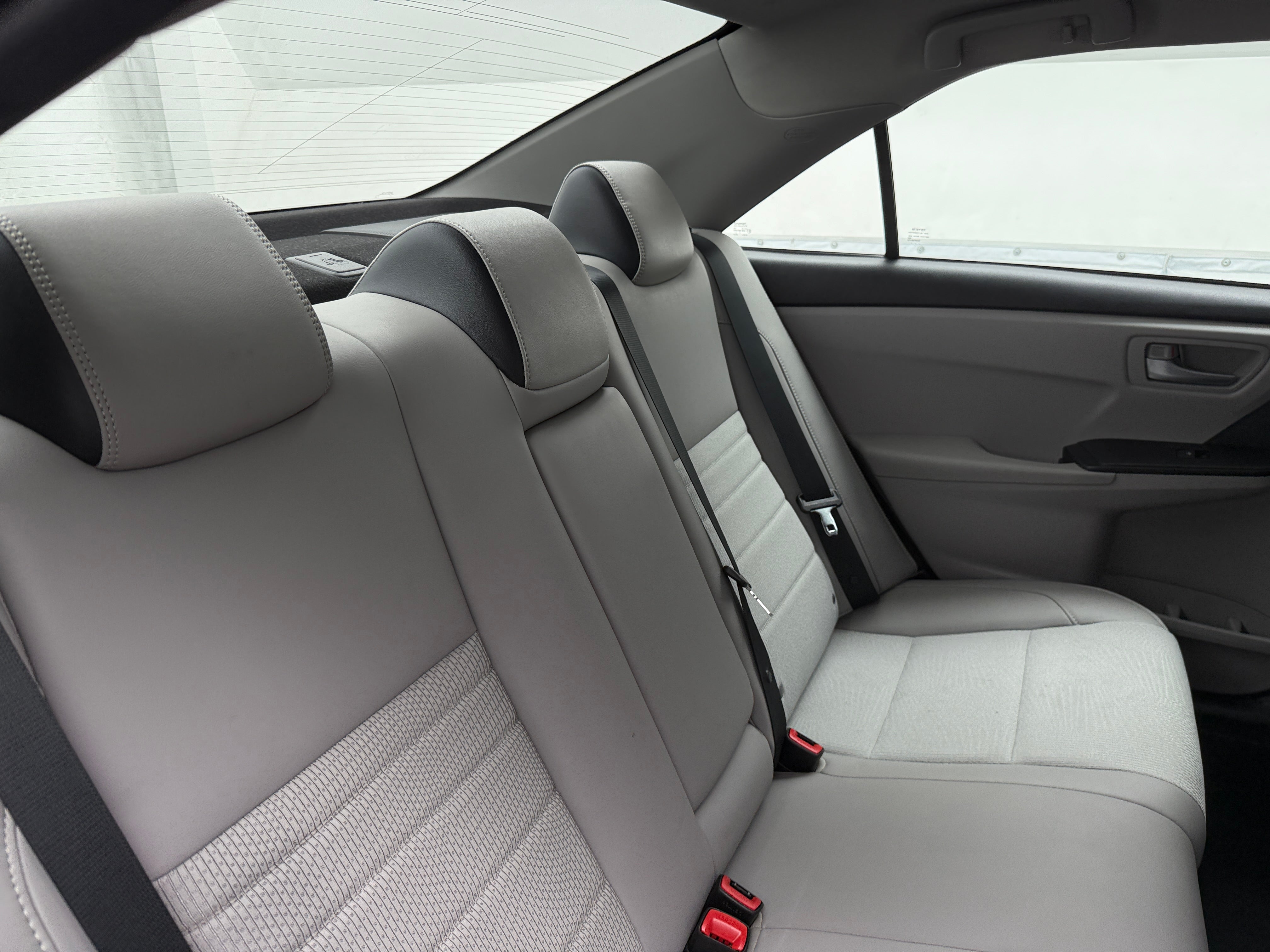 2017 Toyota Camry SE 6