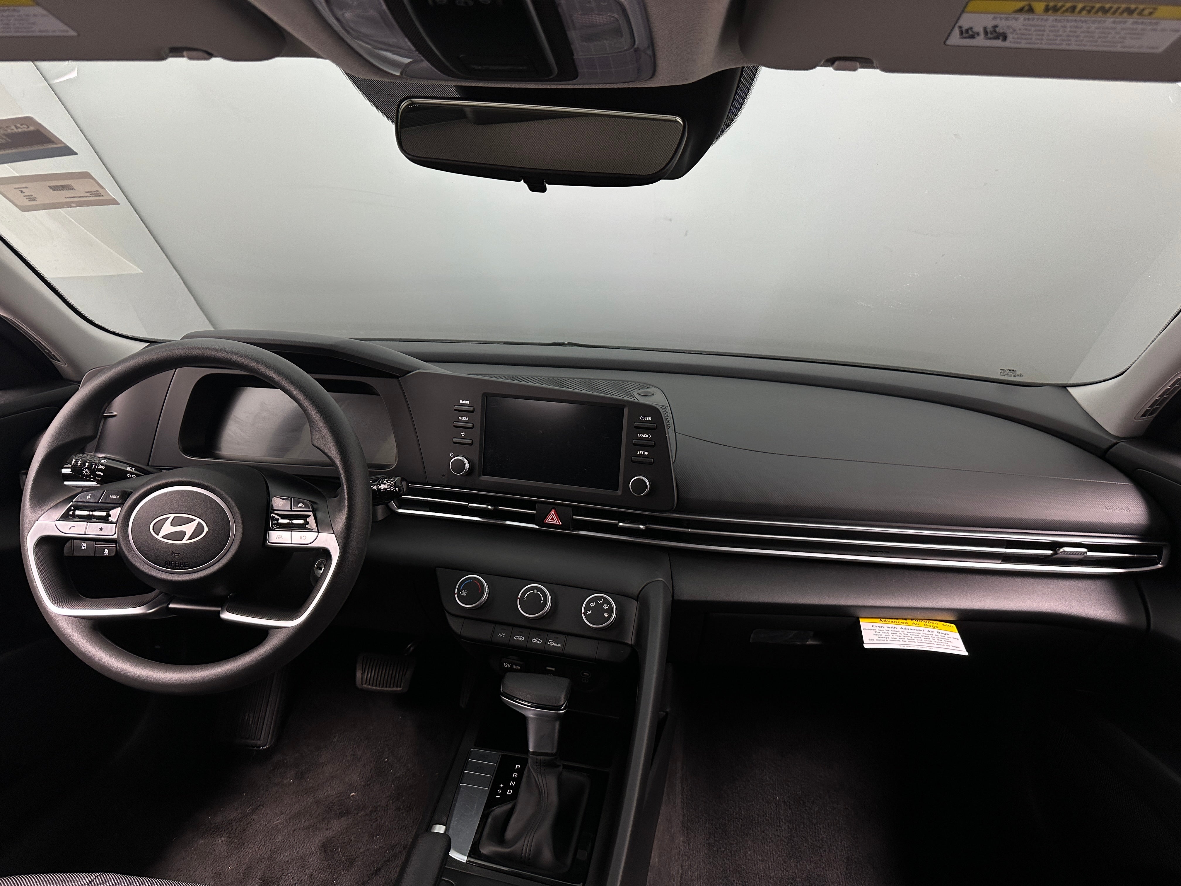 2024 Hyundai Elantra SE 3