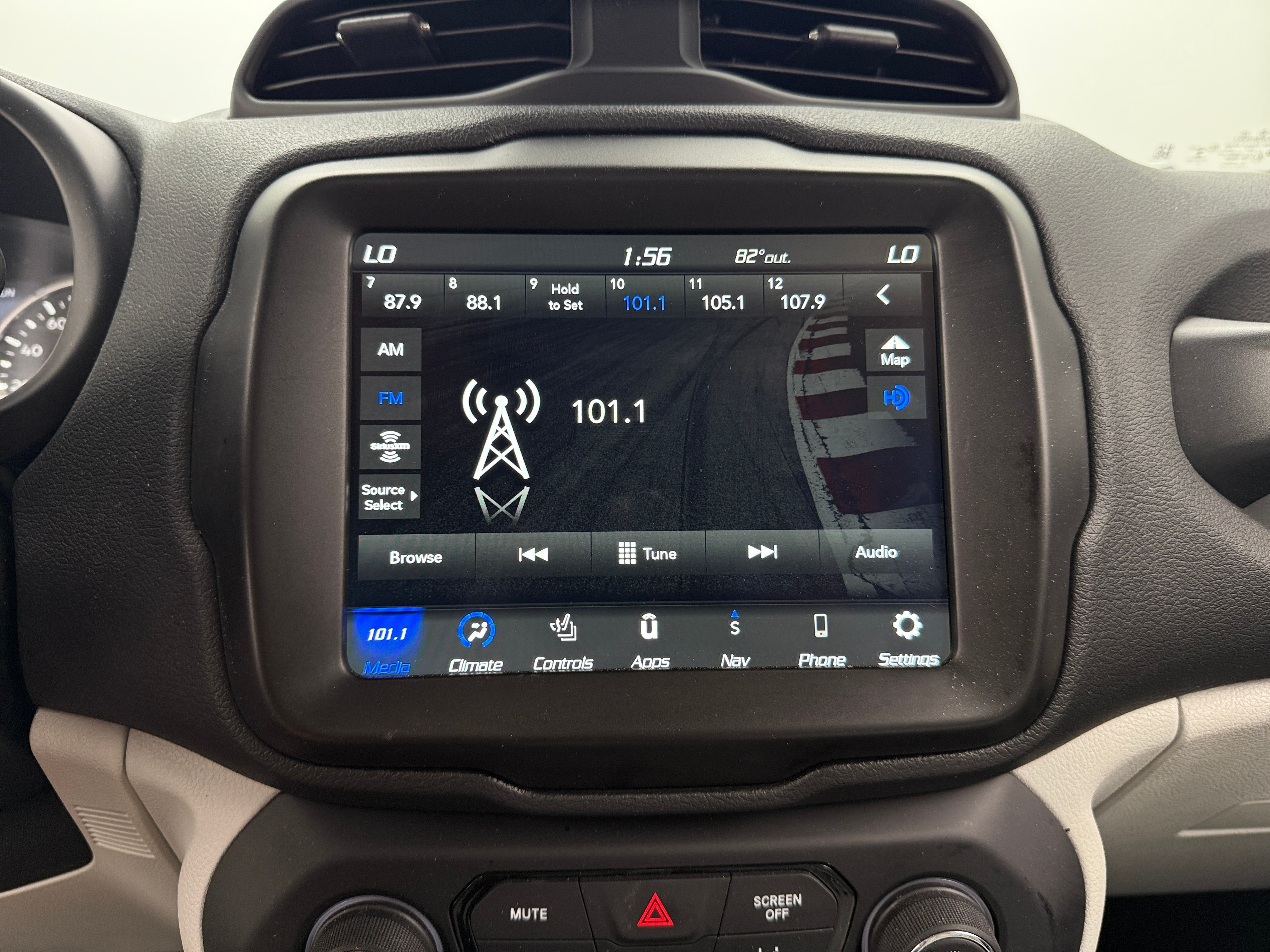 2022 Jeep Renegade Limited 3