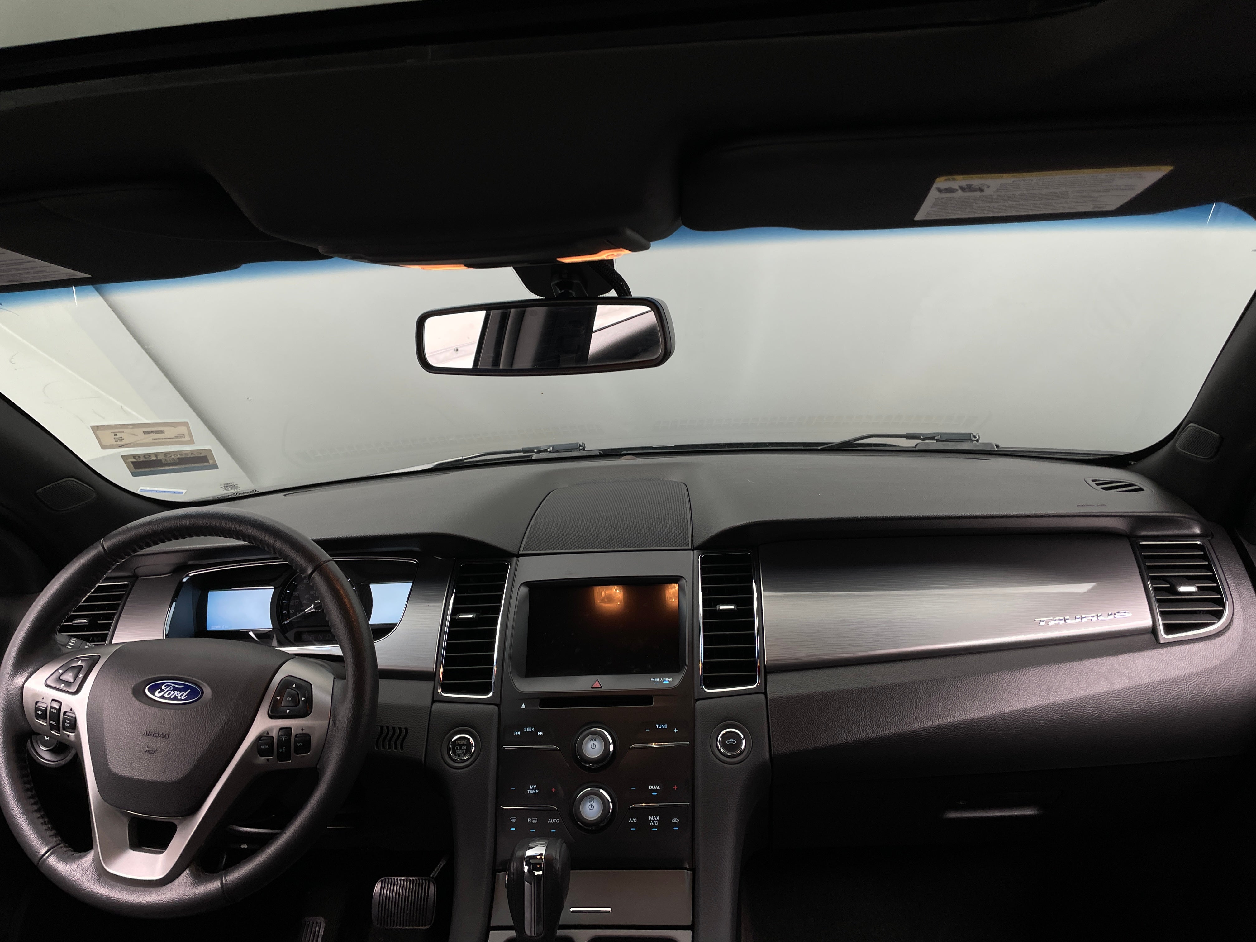 2018 Ford Taurus SEL 3