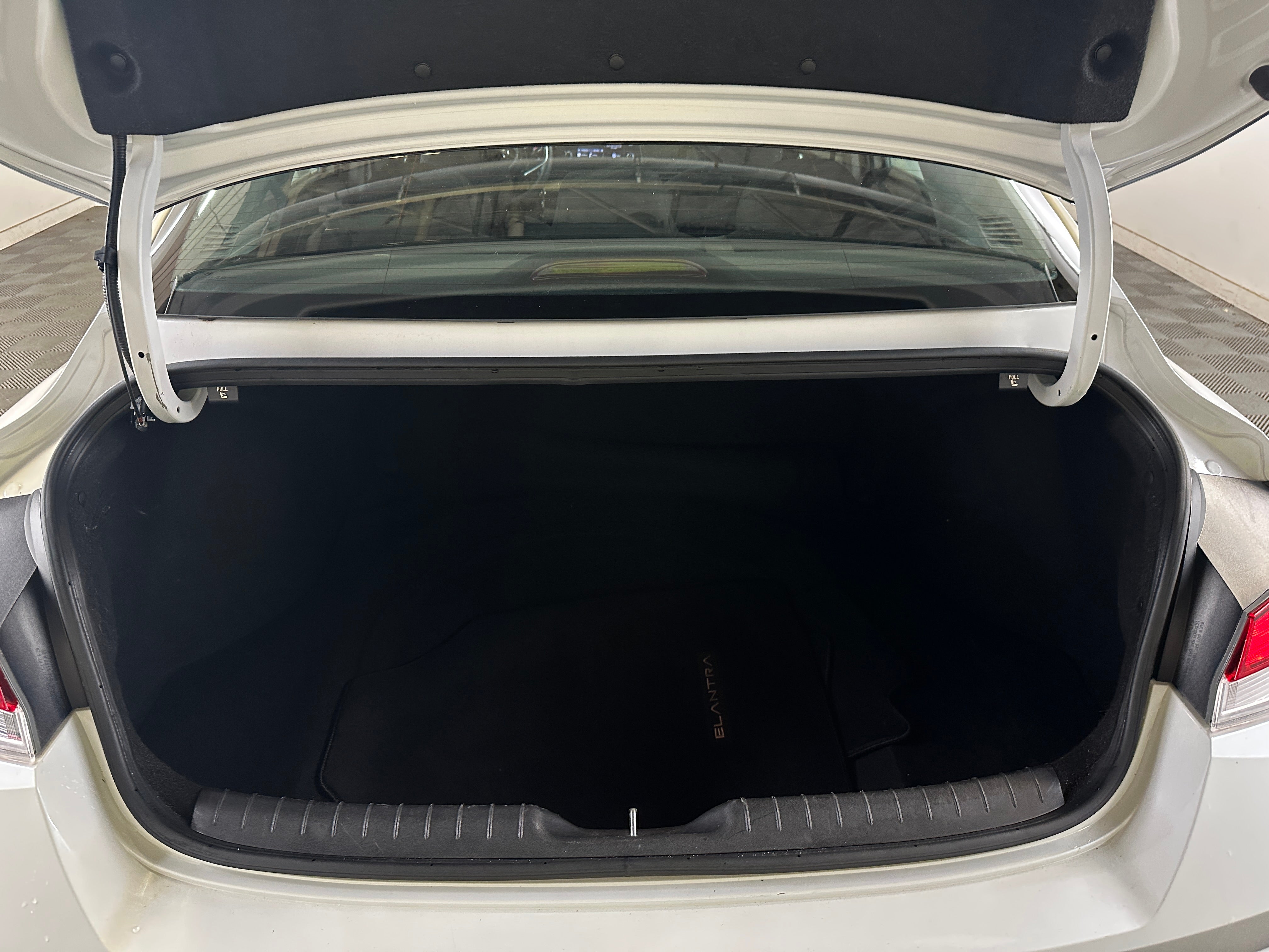2021 Hyundai Elantra SE 7